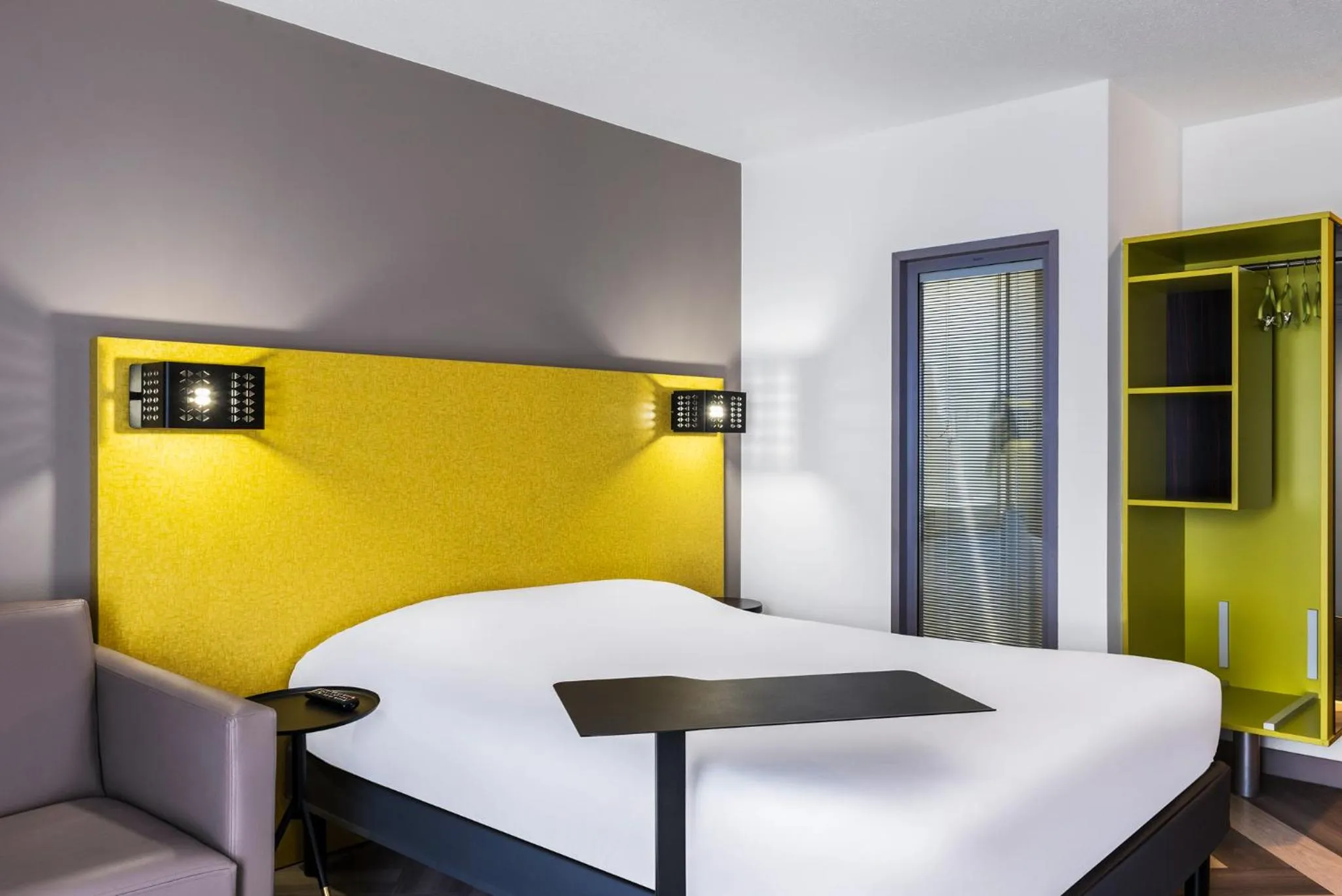 Bed in Ibis Styles Nice Centre Port