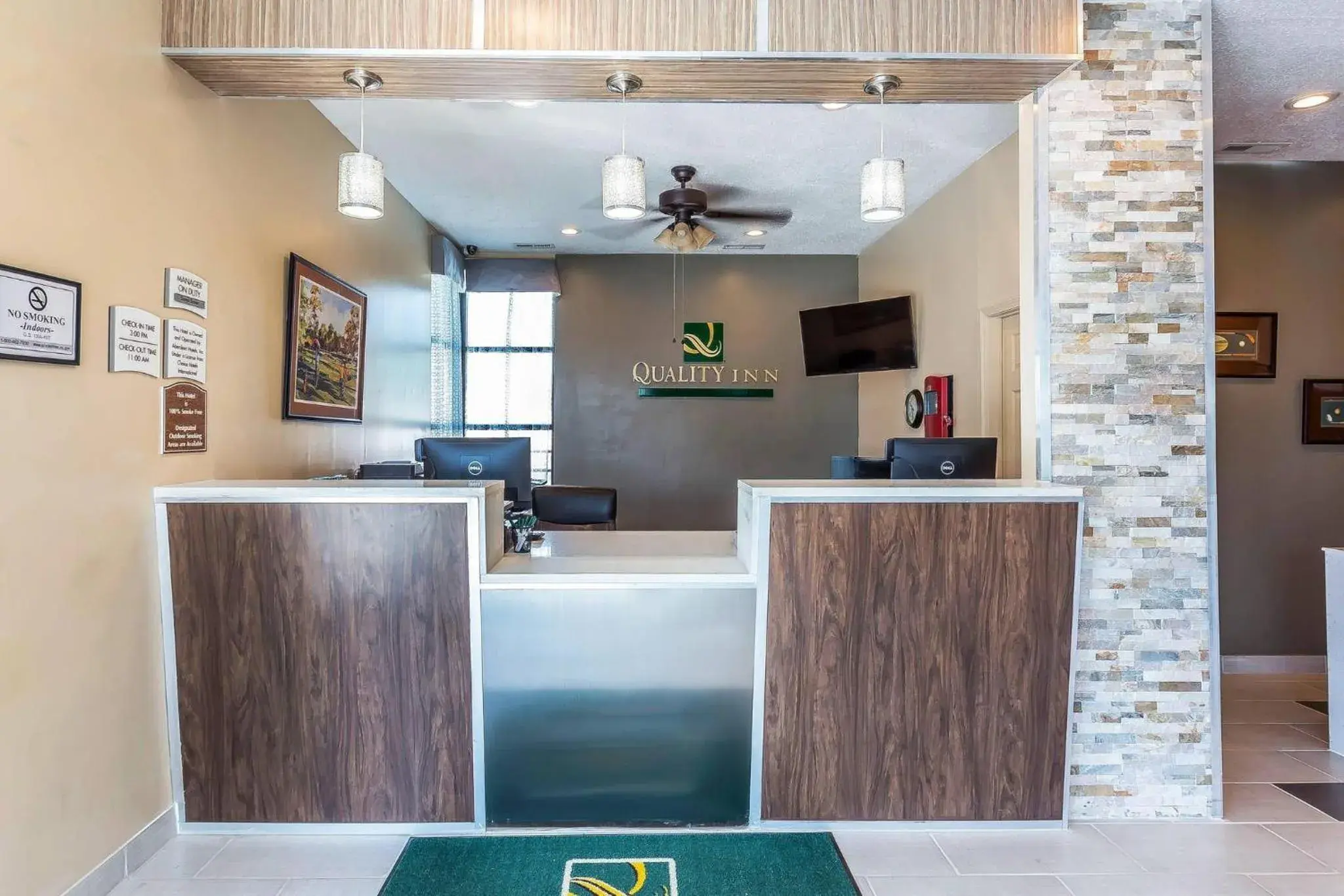 Lobby or reception in Quality Inn Aberdeen Lobby or reception in Quality Inn Aberdeen