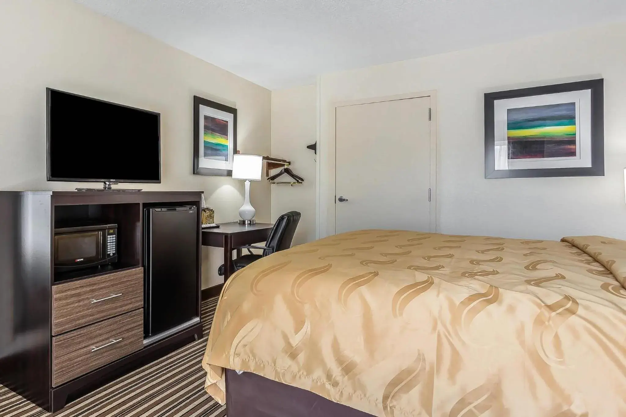 Bedroom, Bed in Quality Inn Aberdeen Bedroom, Bed in Quality Inn Aberdeen