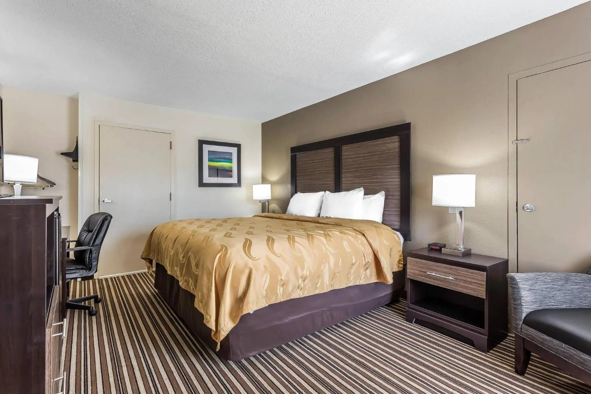 Bedroom, Bed in Quality Inn Aberdeen