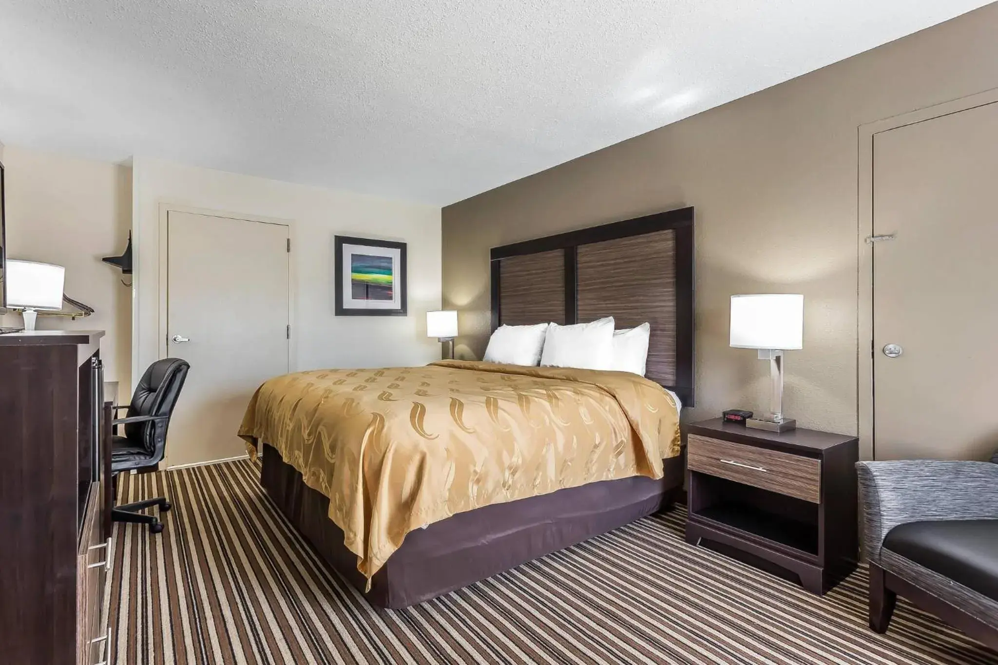 Bedroom, Bed in Quality Inn Aberdeen Bedroom, Bed in Quality Inn Aberdeen