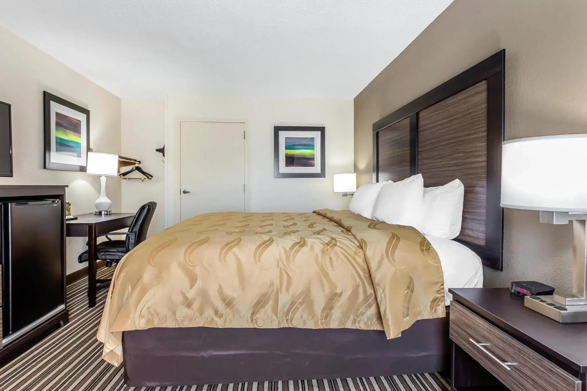 Bedroom, Bed in Quality Inn Aberdeen Bedroom, Bed in Quality Inn Aberdeen