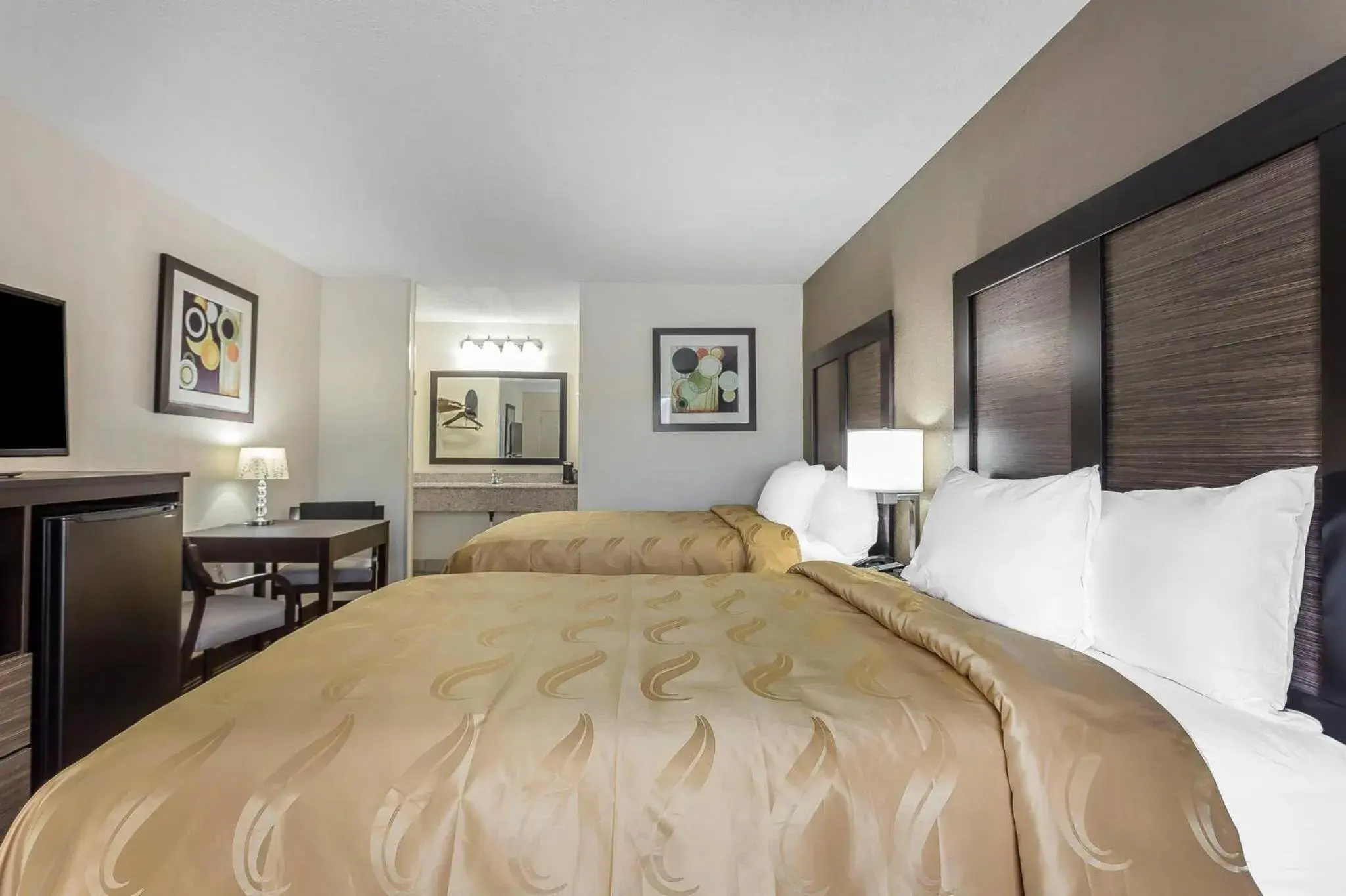 Bedroom, Bed in Quality Inn Aberdeen Bedroom, Bed in Quality Inn Aberdeen