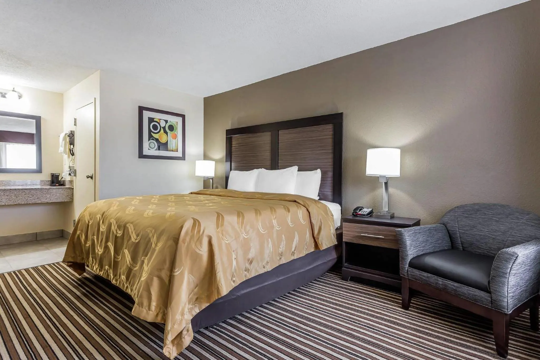 Bedroom, Bed in Quality Inn Aberdeen