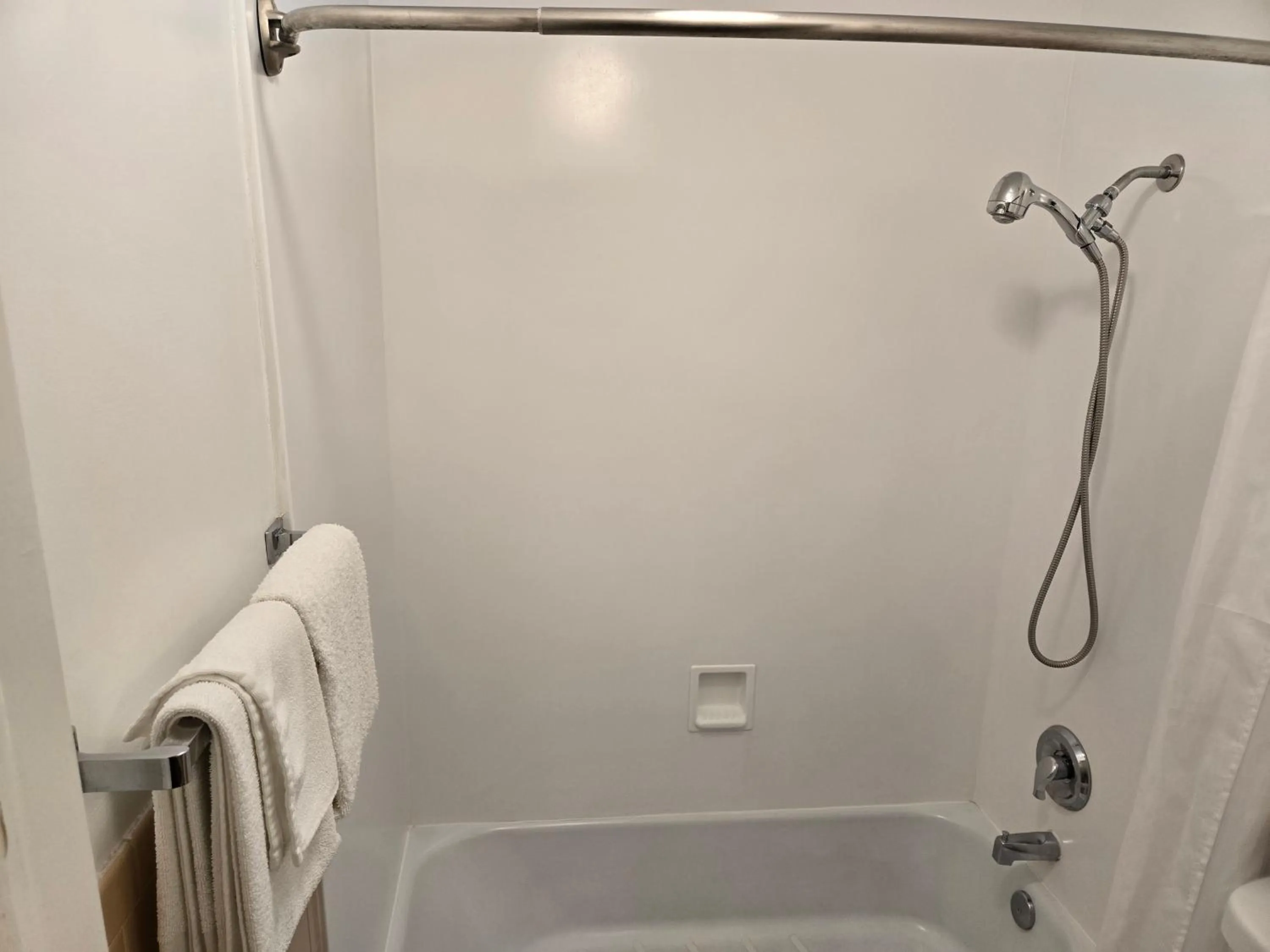 Bathroom in Travelers Lodge Marshall