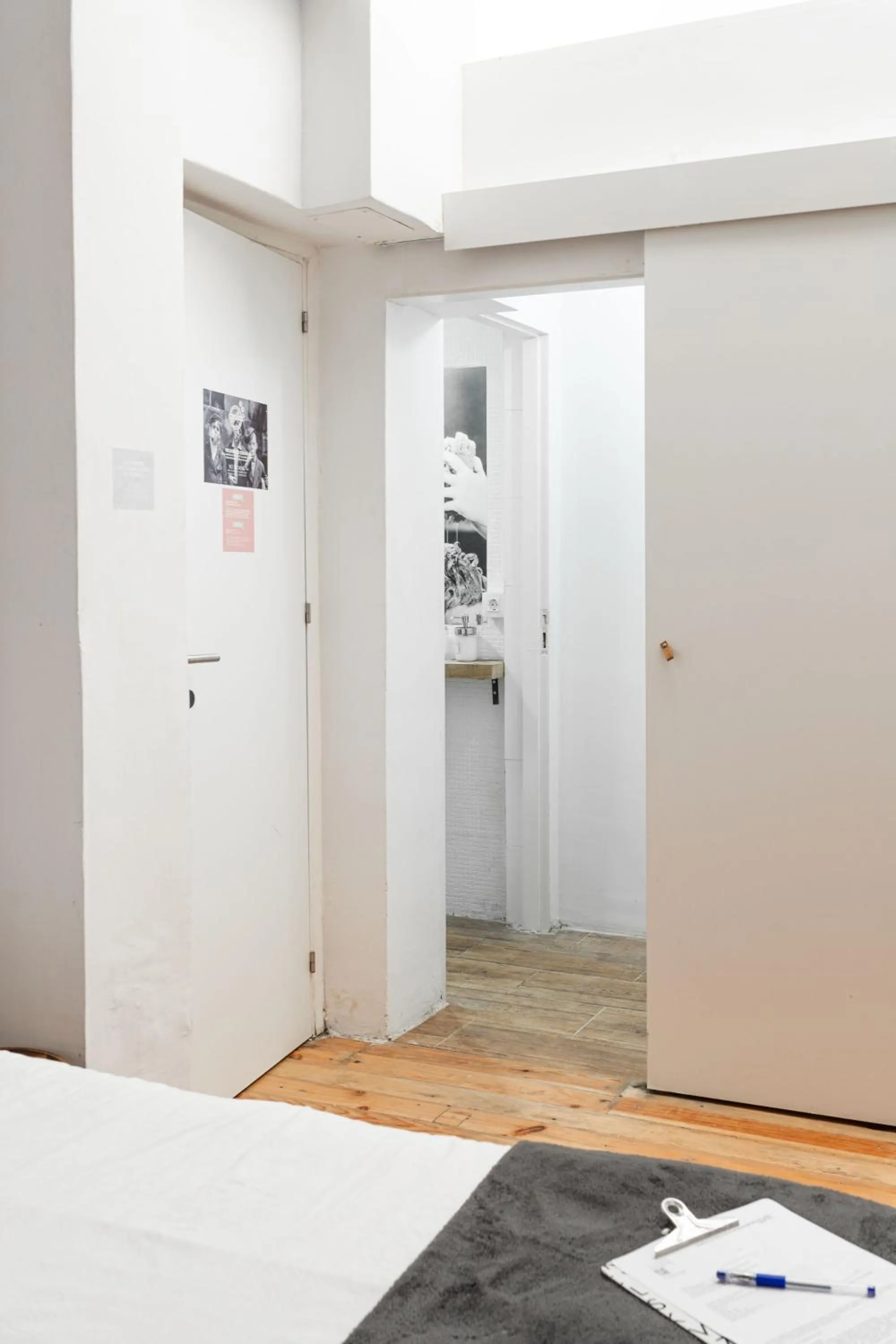 Bathroom, Bed in Mapango Small Rooms