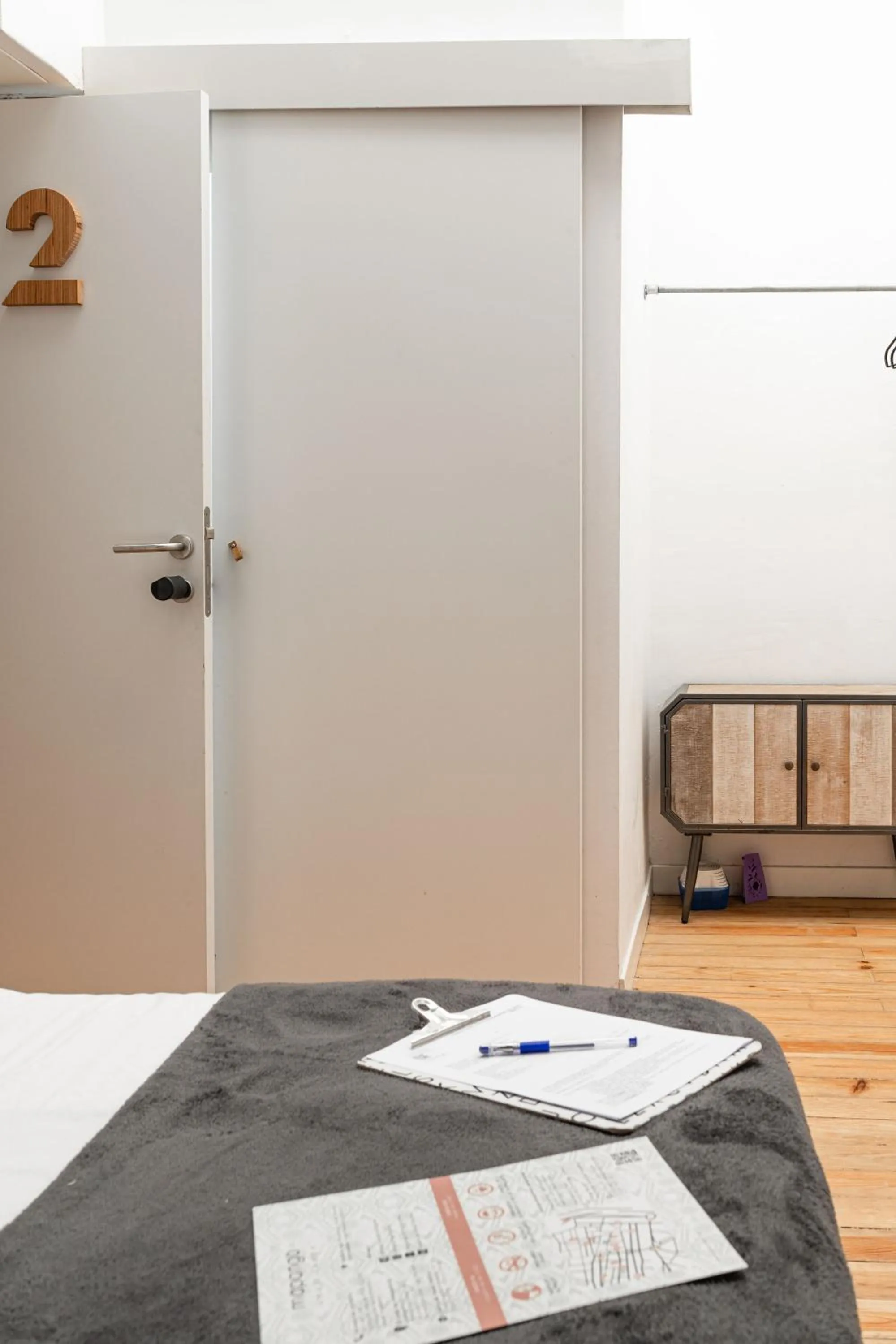 Bedroom, Bed in Mapango Small Rooms