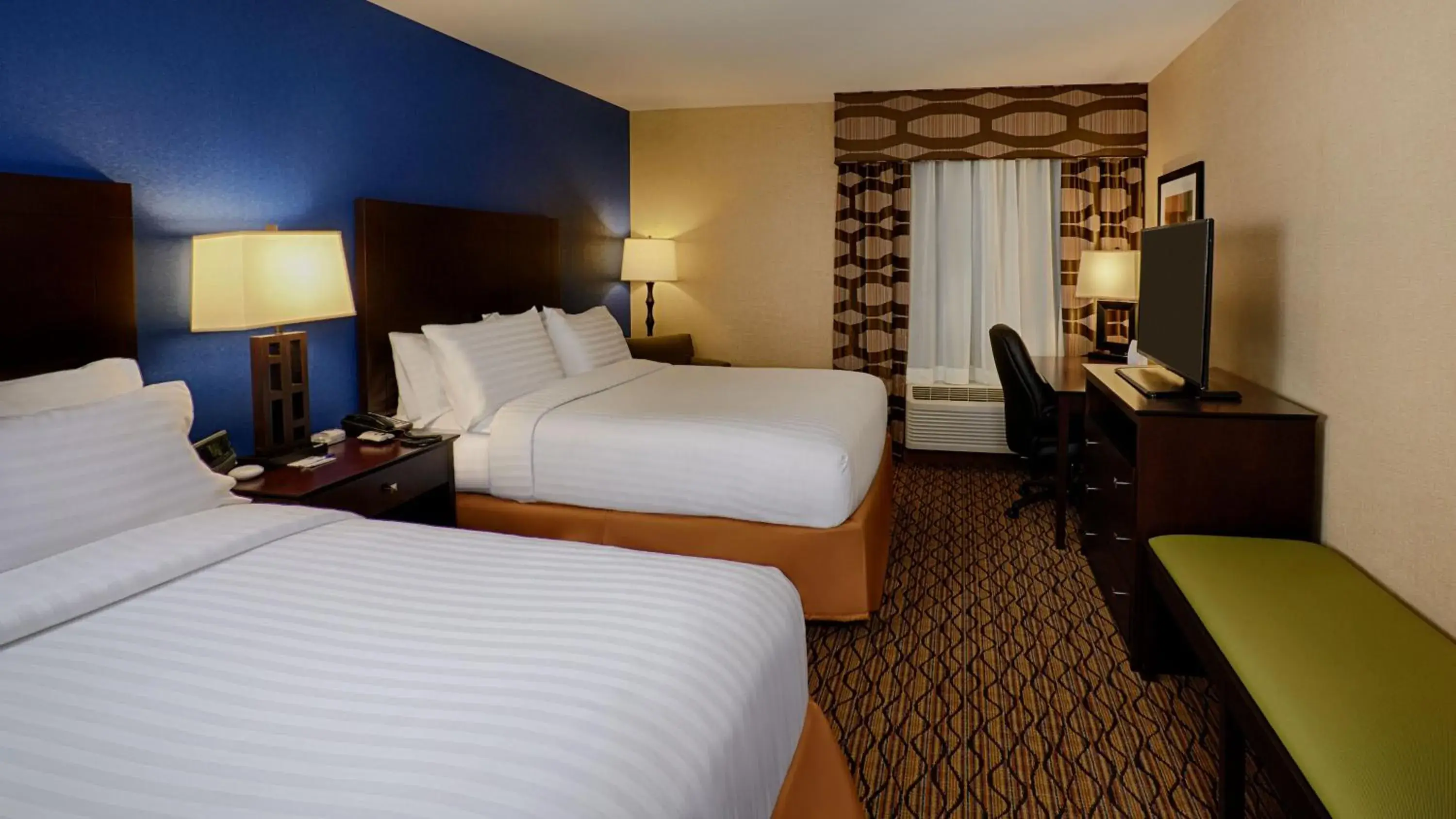 Standard Queen Room with Two Queen Beds in Holiday Inn Express Bordentown - Trenton South by IHG Standard Queen Room with Two Queen Beds in Holiday Inn Express Bordentown - Trenton South by IHG