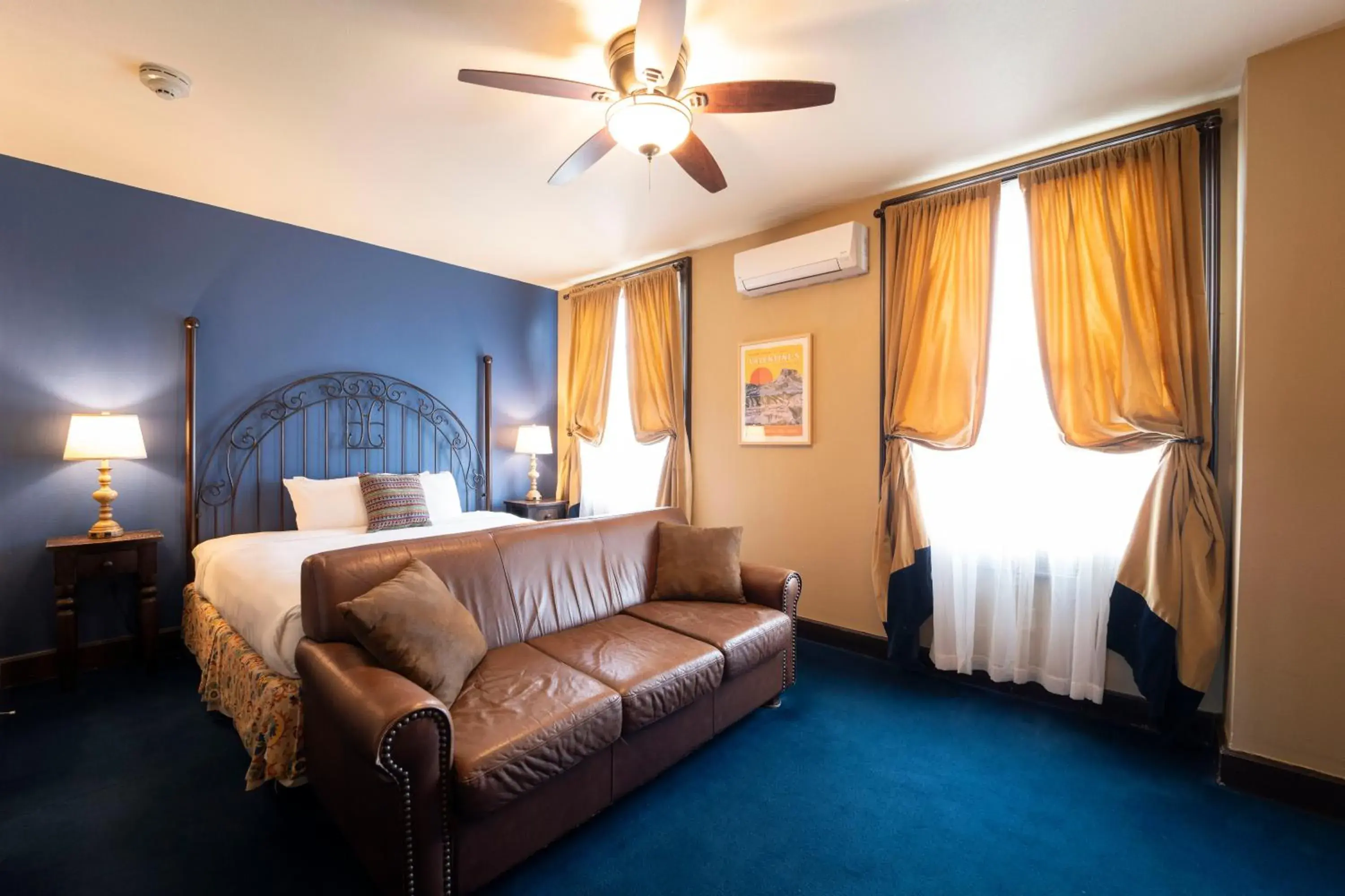 Junior Suite with Sofa Bed in The Holland Hotel Junior Suite with Sofa Bed in The Holland Hotel