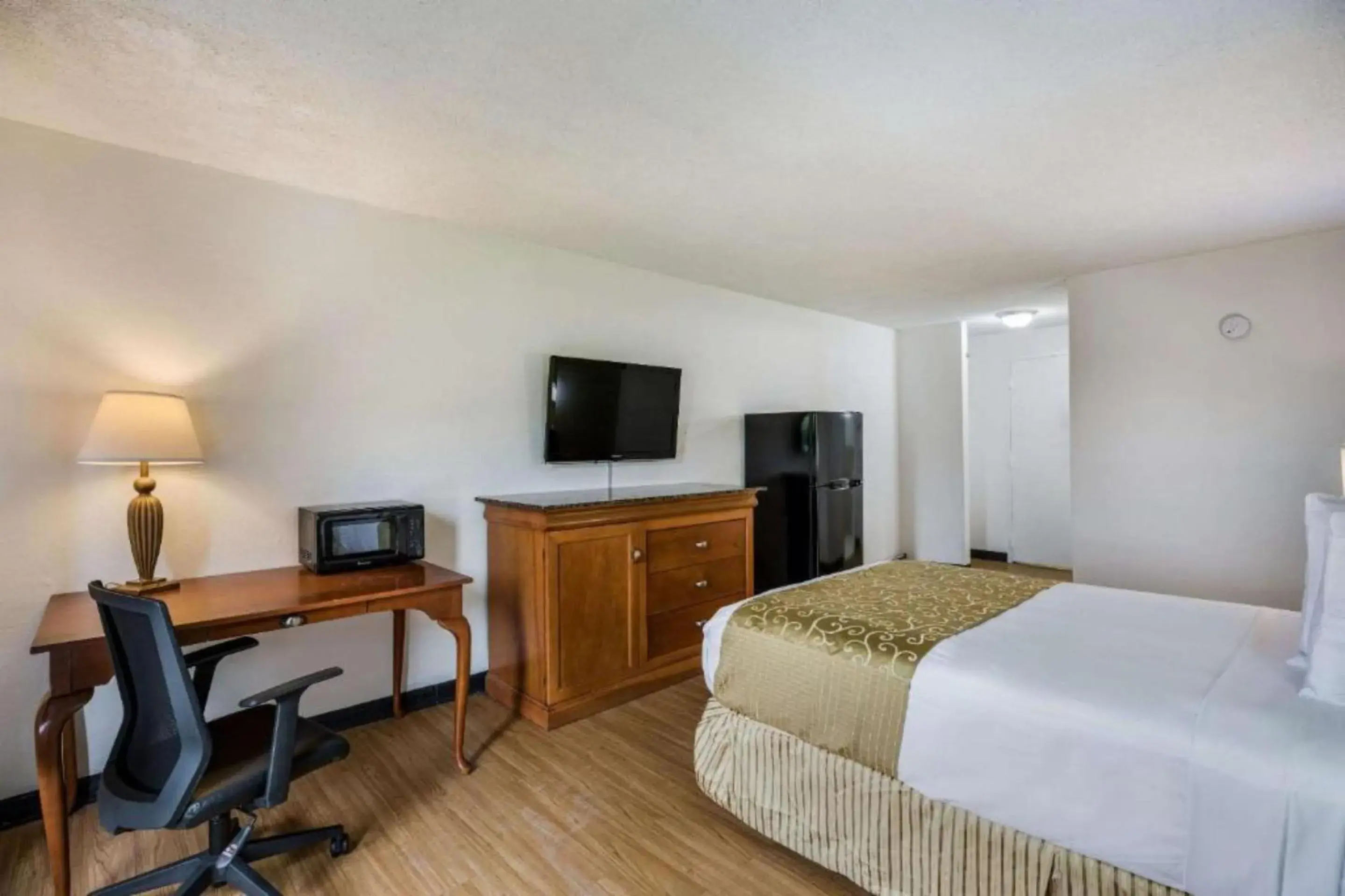 Bedroom, Bed in OYO Hotel Orlando Airport Bedroom, Bed in OYO Hotel Orlando Airport