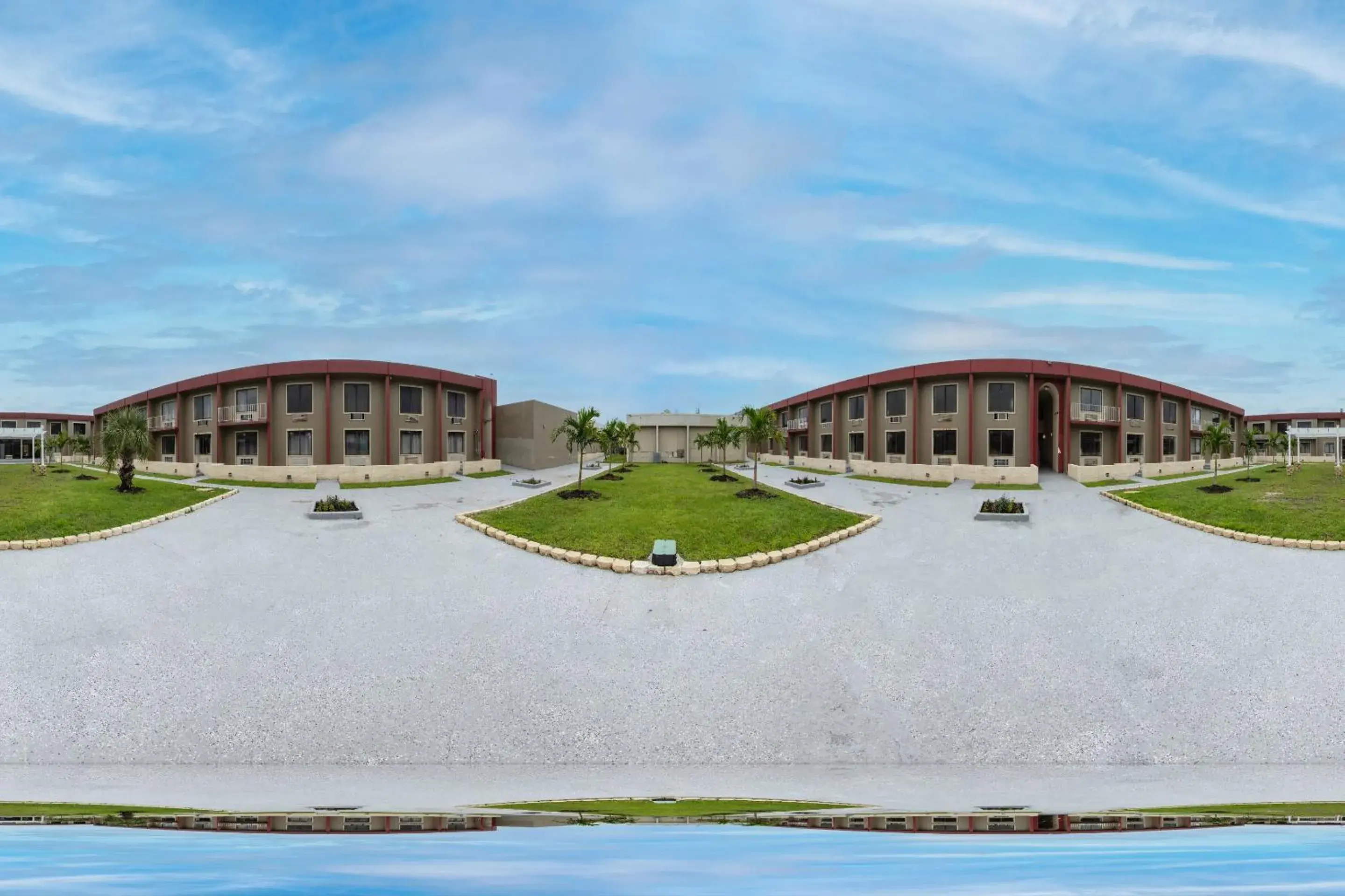 Facade/entrance in OYO Hotel Orlando Airport Facade/entrance in OYO Hotel Orlando Airport