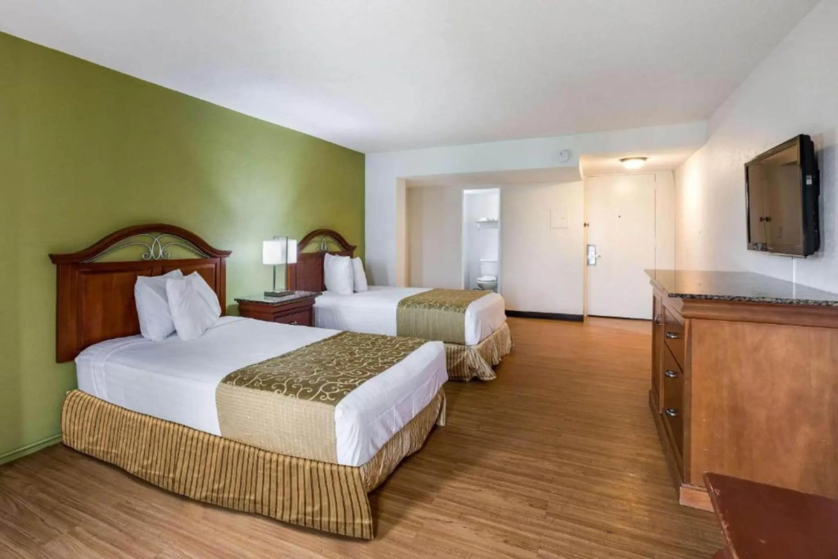 Bedroom, Bed in OYO Hotel Orlando Airport Bedroom, Bed in OYO Hotel Orlando Airport