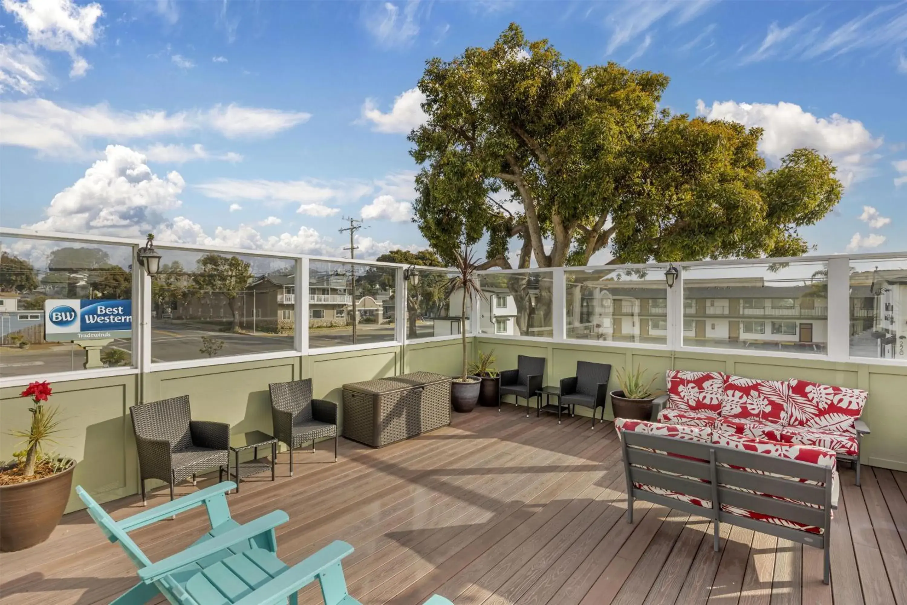 Property building in Best Western Tradewinds Property building in Best Western Tradewinds