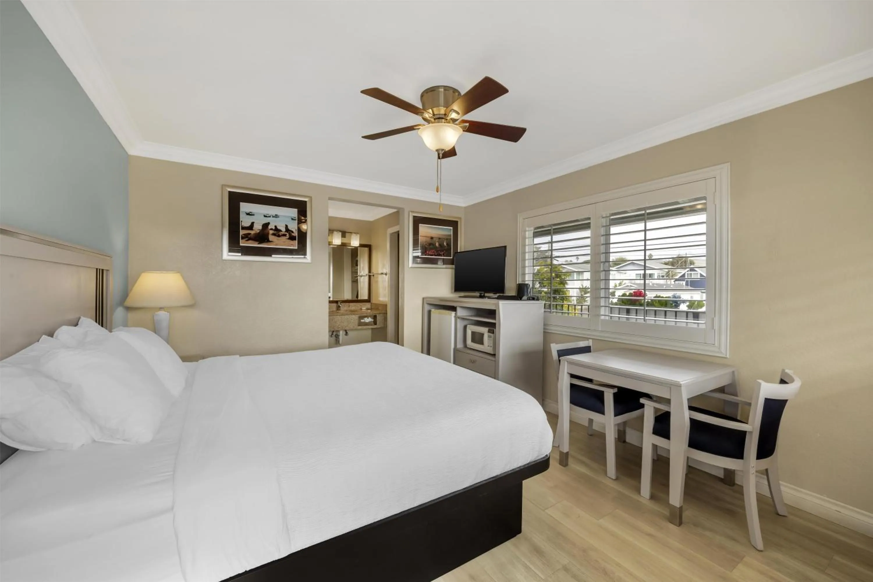 Bedroom, Bed in Best Western Tradewinds