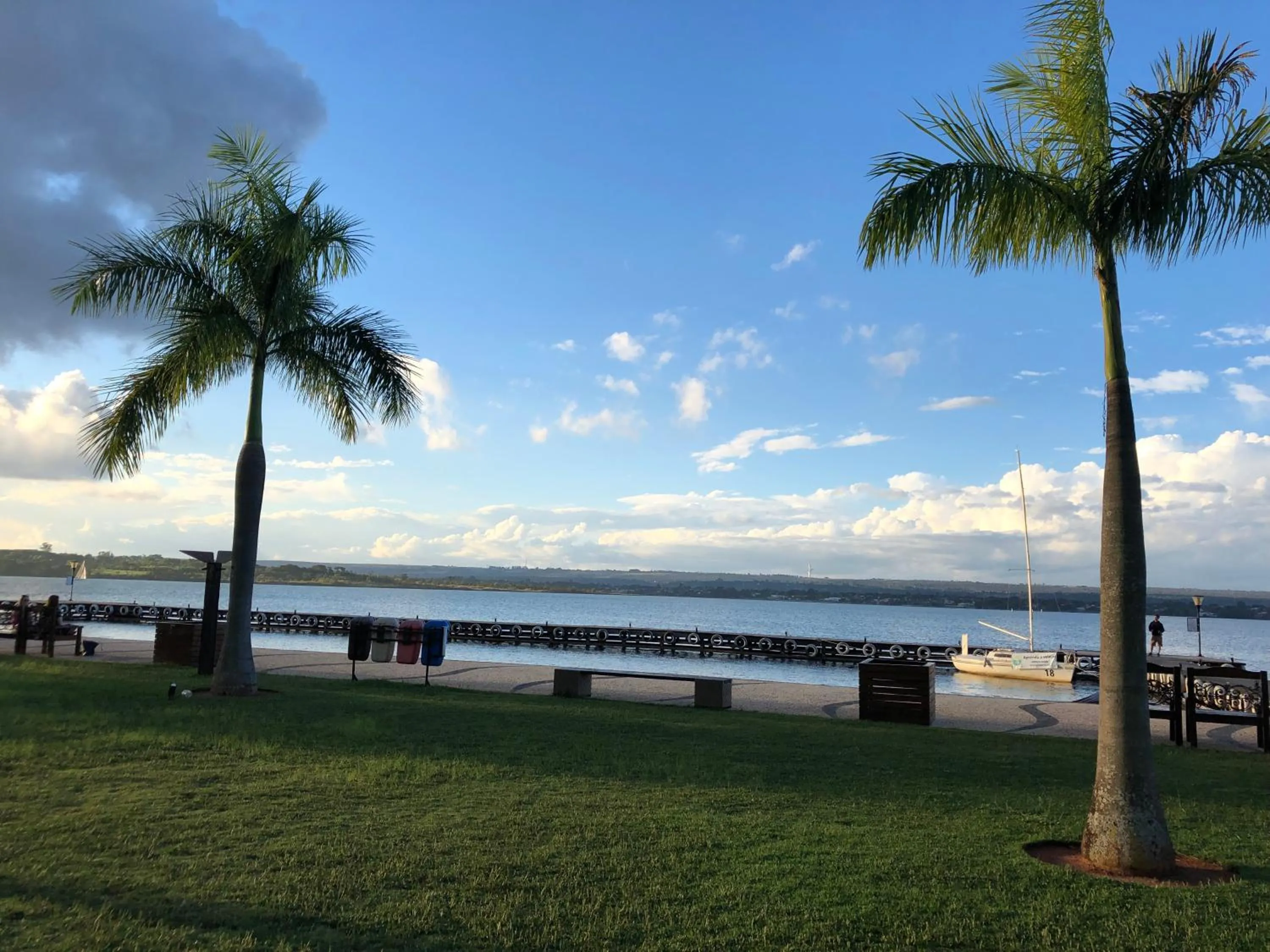 Flat Romântico à Beira Lago M 401