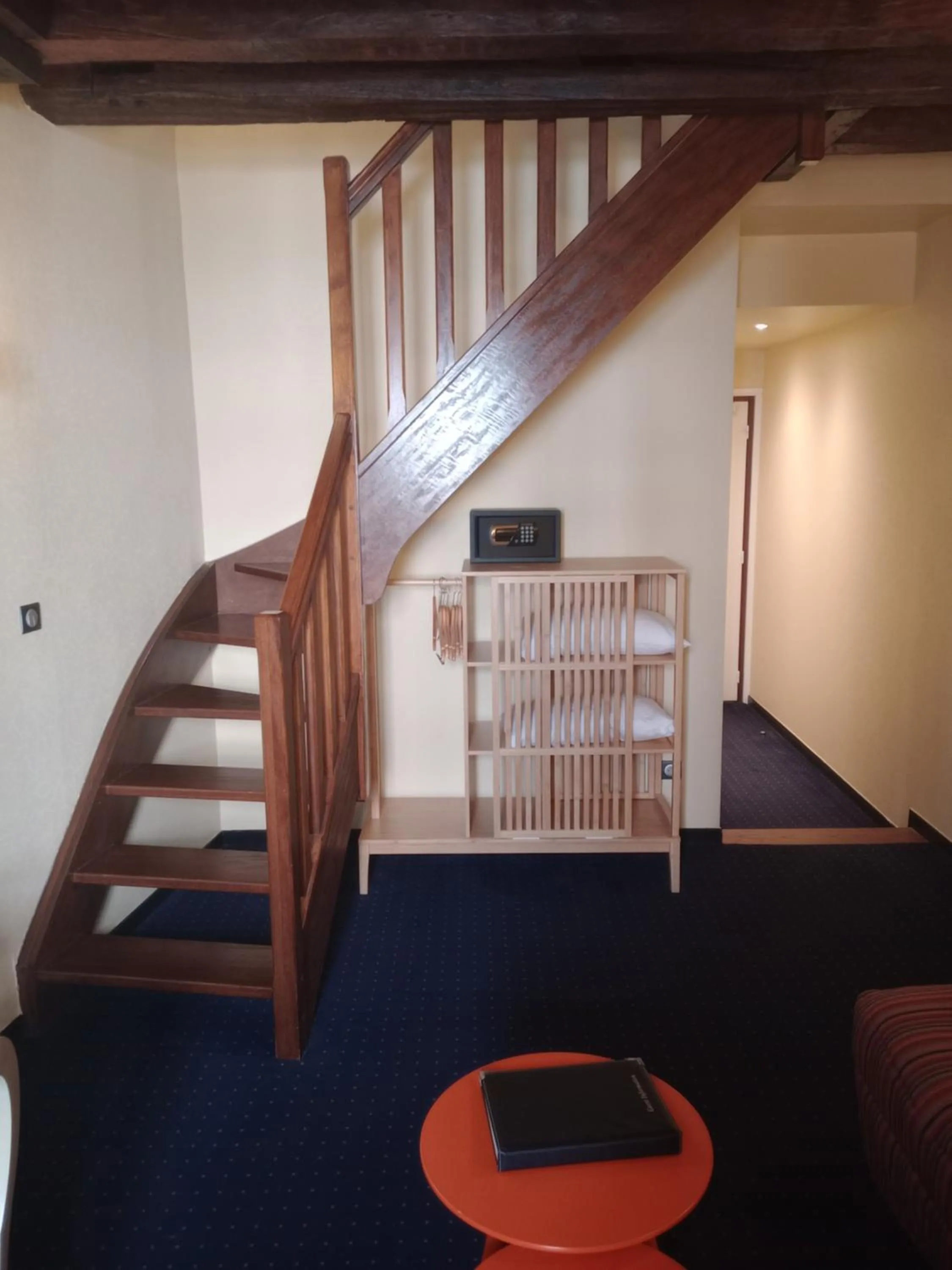 Living room in Logis Hôtel & Restaurant - Les Hauts de Montreuil