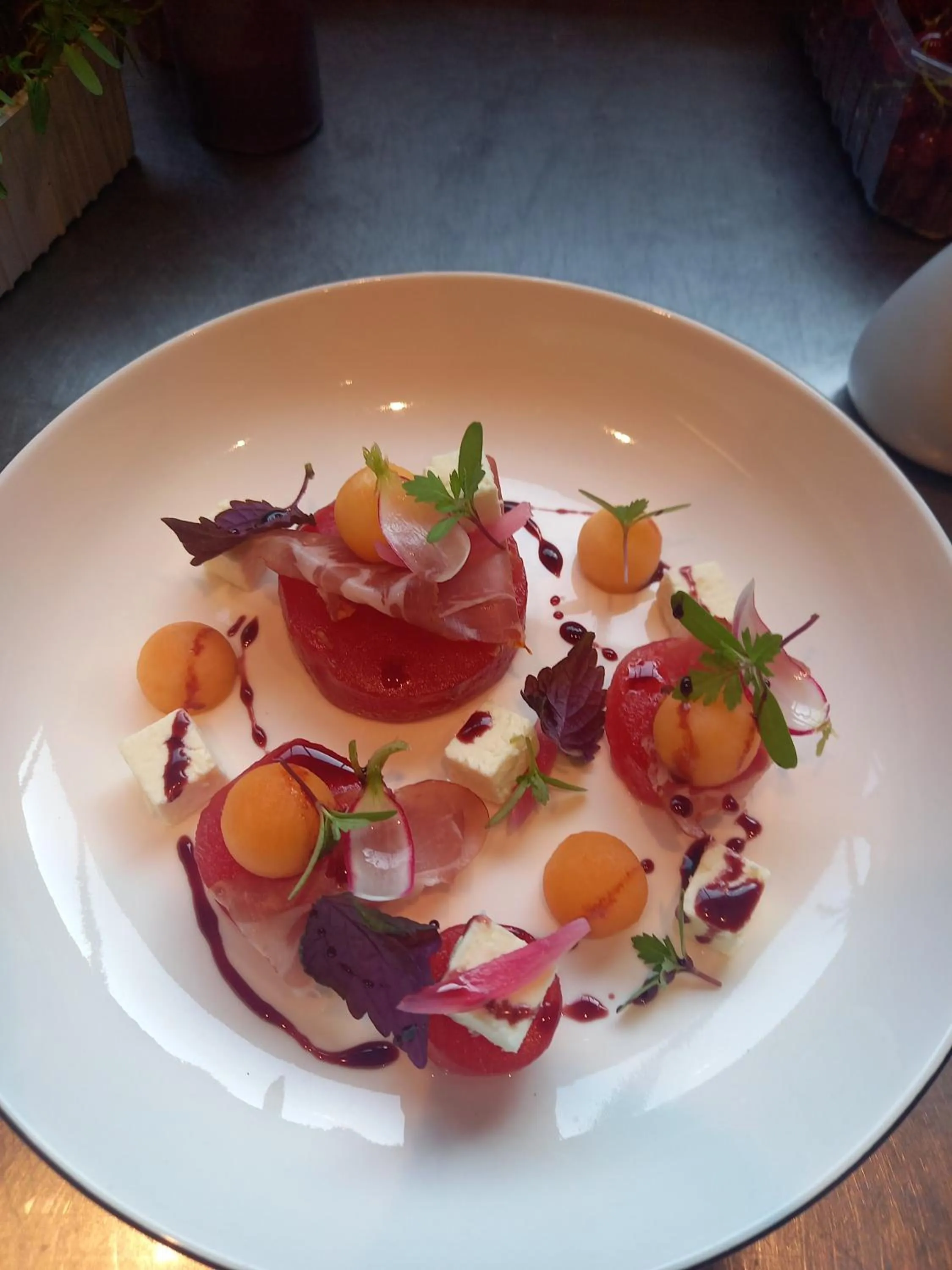 Food in Logis Hôtel & Restaurant - Les Hauts de Montreuil