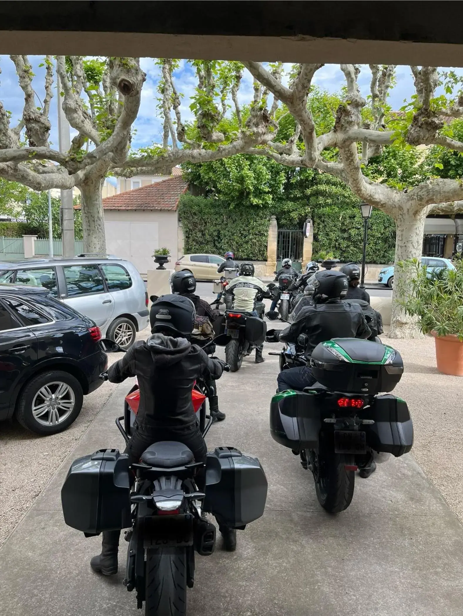 Property building in Cit'Hotel Le Louvre Orange Property building in Cit'Hotel Le Louvre Orange