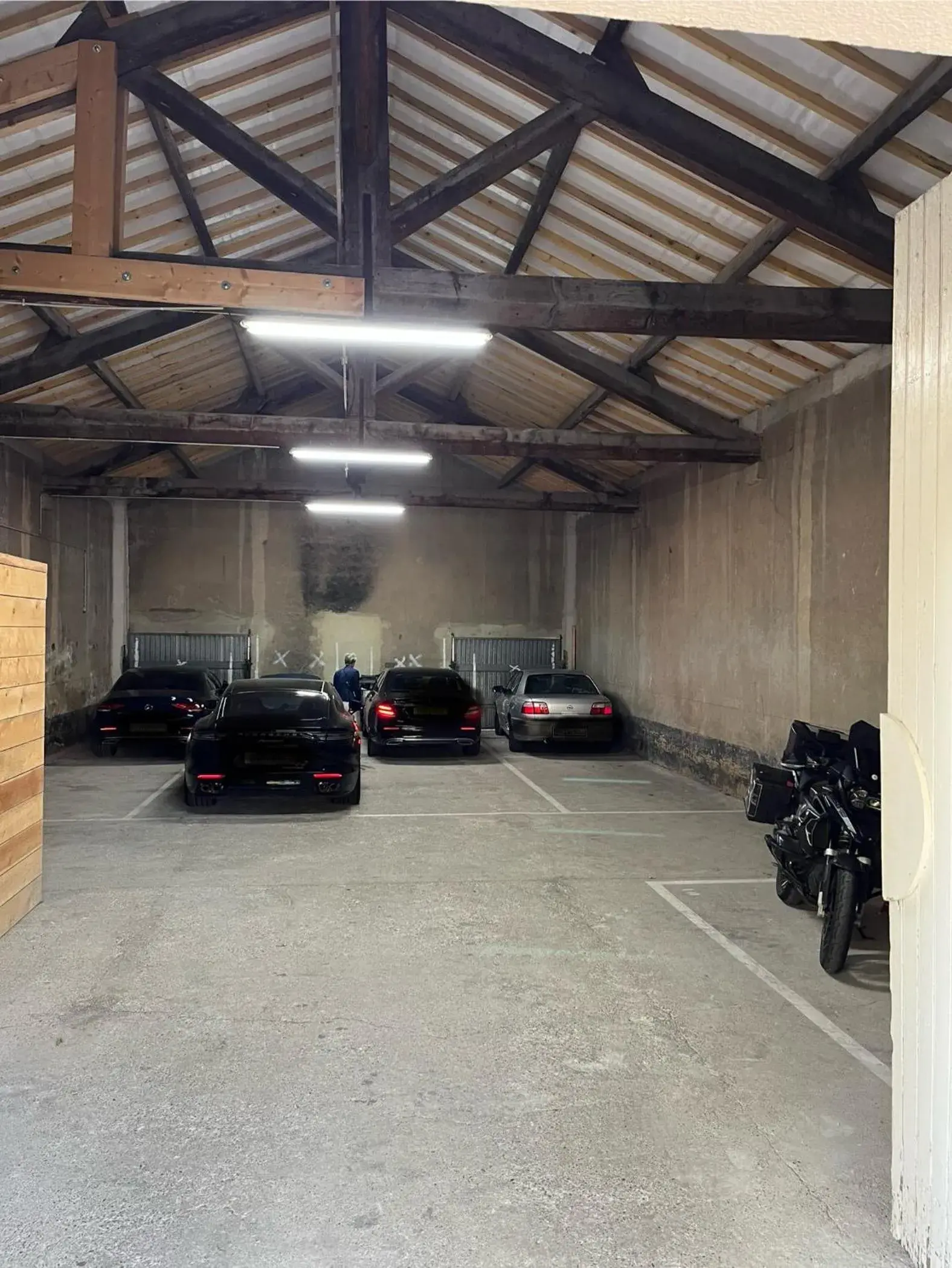 Property building in Cit'Hotel Le Louvre Orange Property building in Cit'Hotel Le Louvre Orange