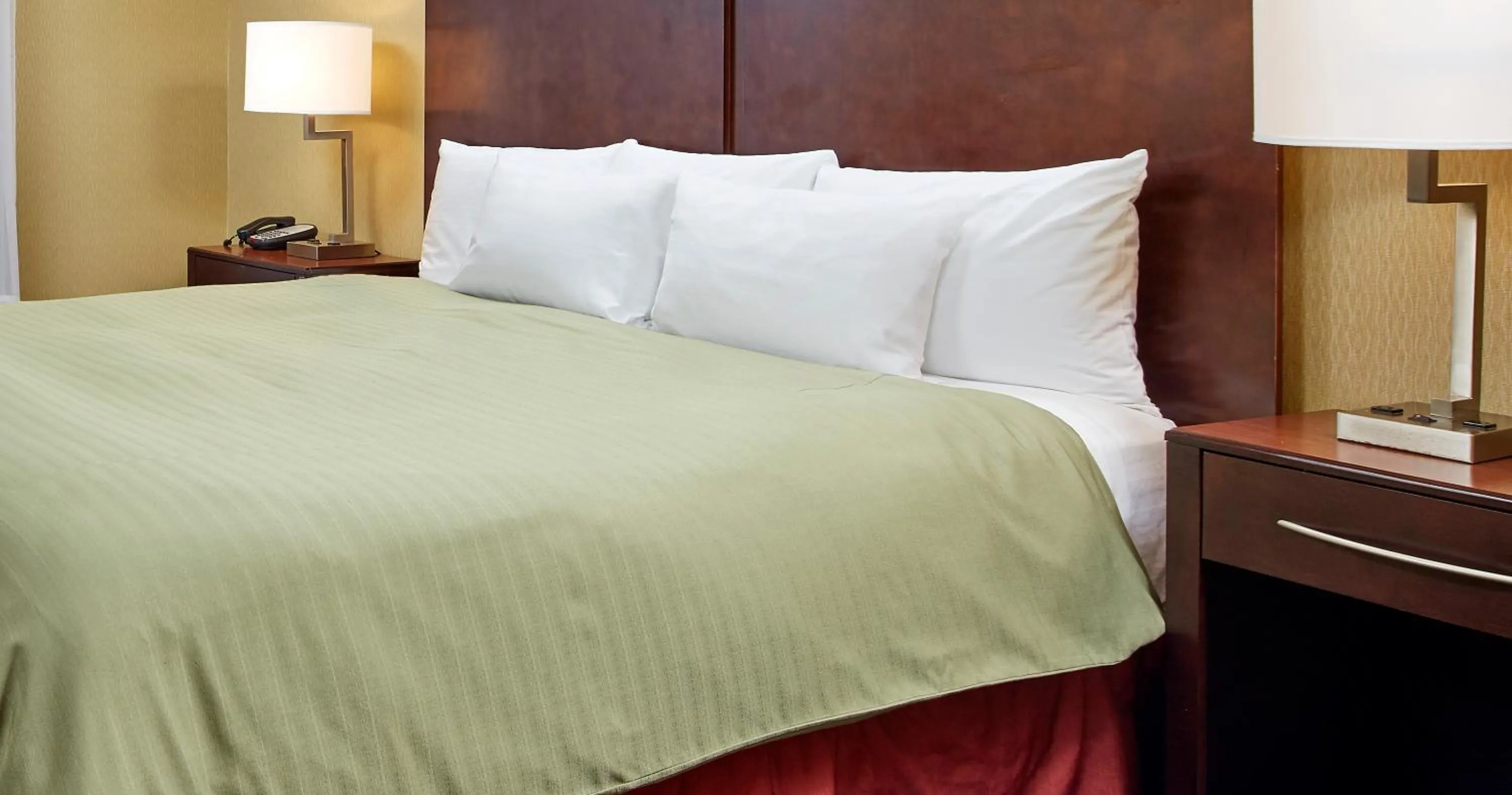 Bedroom, Bed in Sands by the Sea Motel