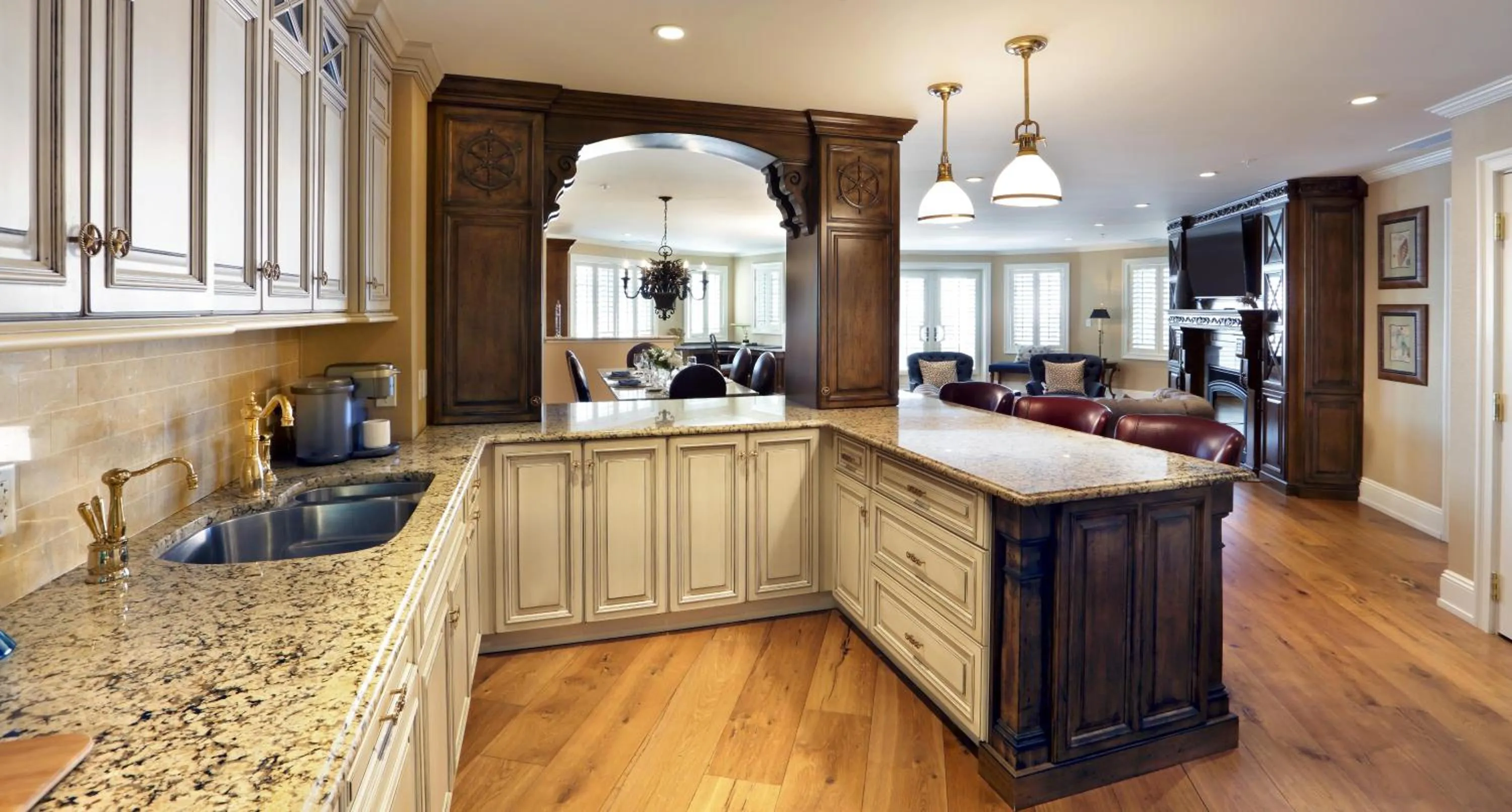 Kitchen or kitchenette in Madison Beach Hotel, Curio Collection by Hilton