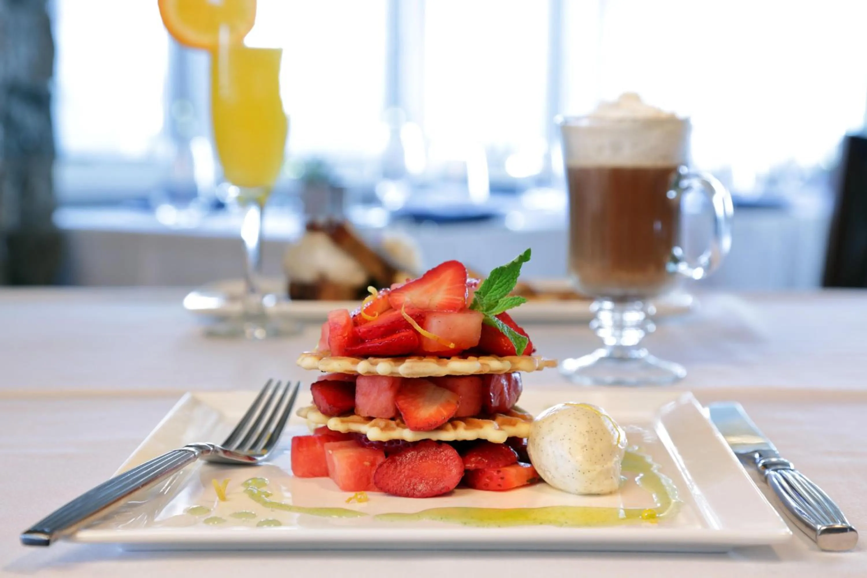 Restaurant/places to eat in Madison Beach Hotel, Curio Collection by Hilton