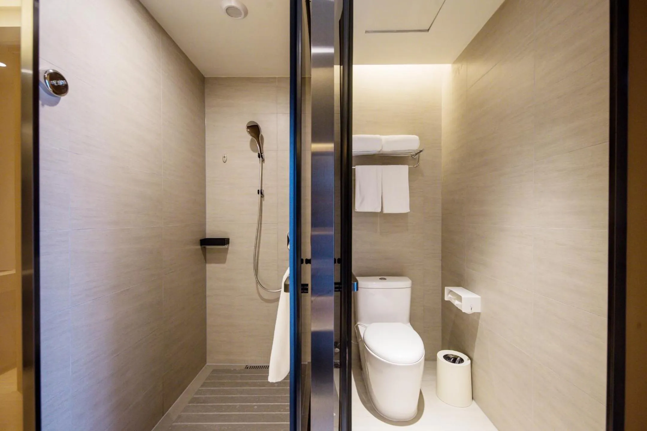 Ji Hotel Shanghai The Bund Jinling East Road