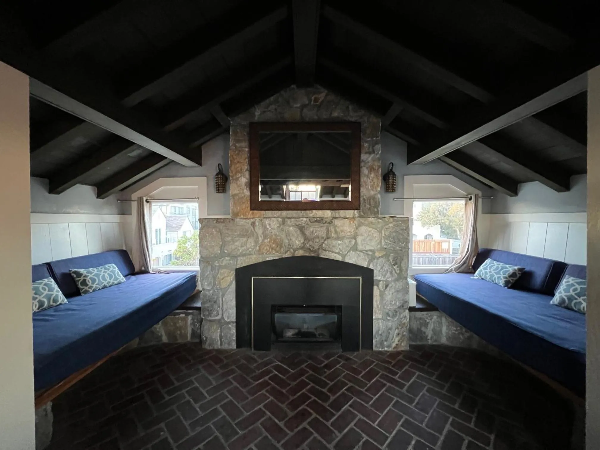 Bed in Casablanca Inn on The Beach