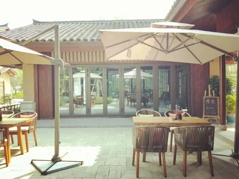 Blossom Hill Yuejingzhuang Hotel