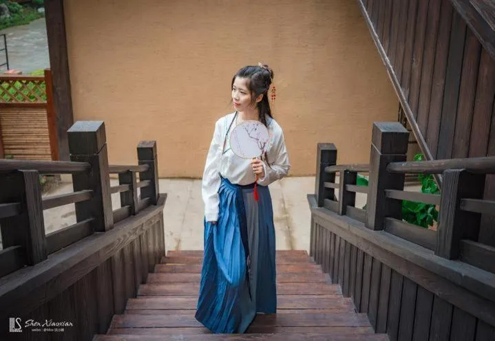 Blossom Hill Yuejingzhuang Hotel