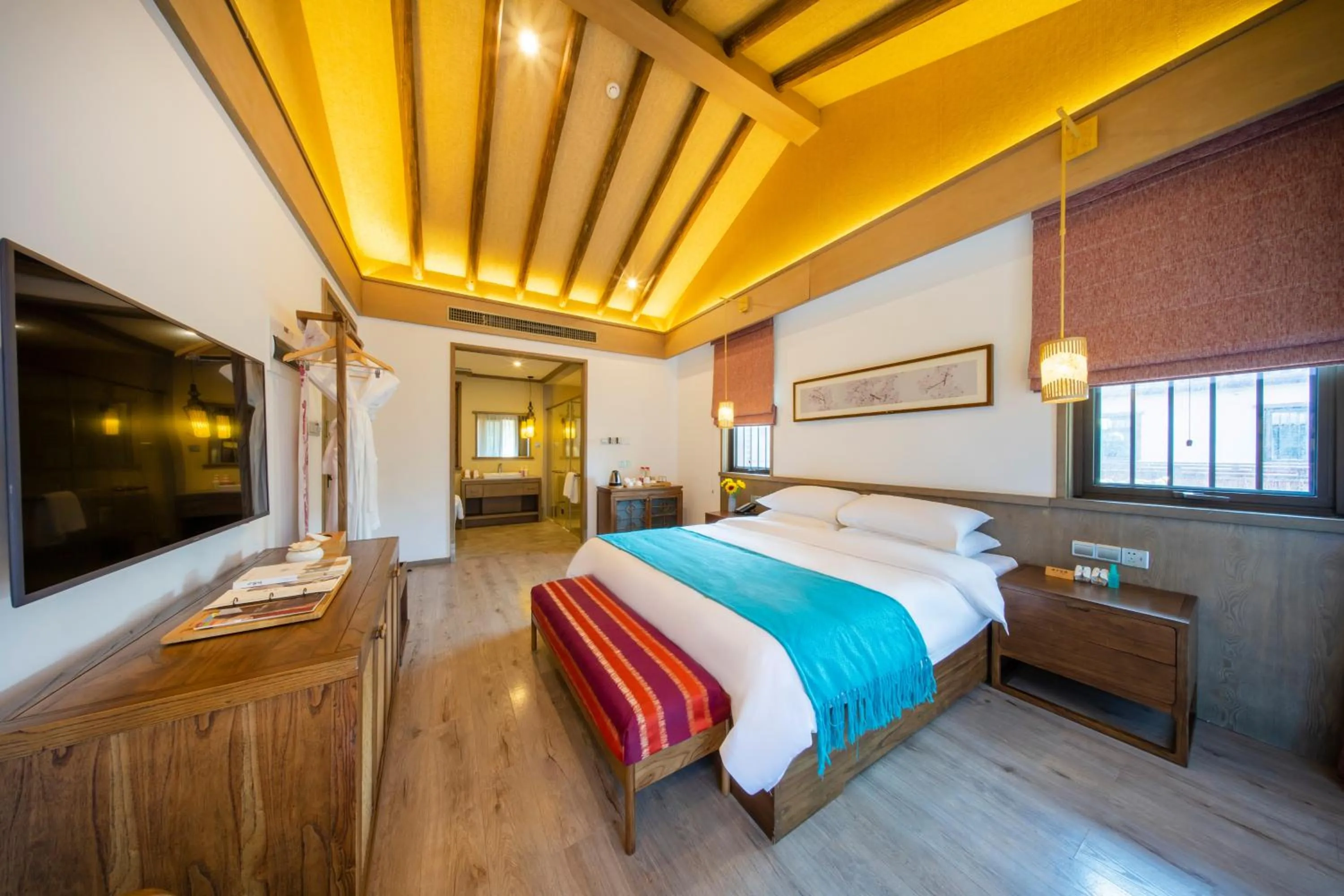 Bed in Blossom Hill Yuejingzhuang Hotel