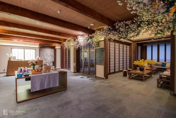 Blossom Hill Yuejingzhuang Hotel