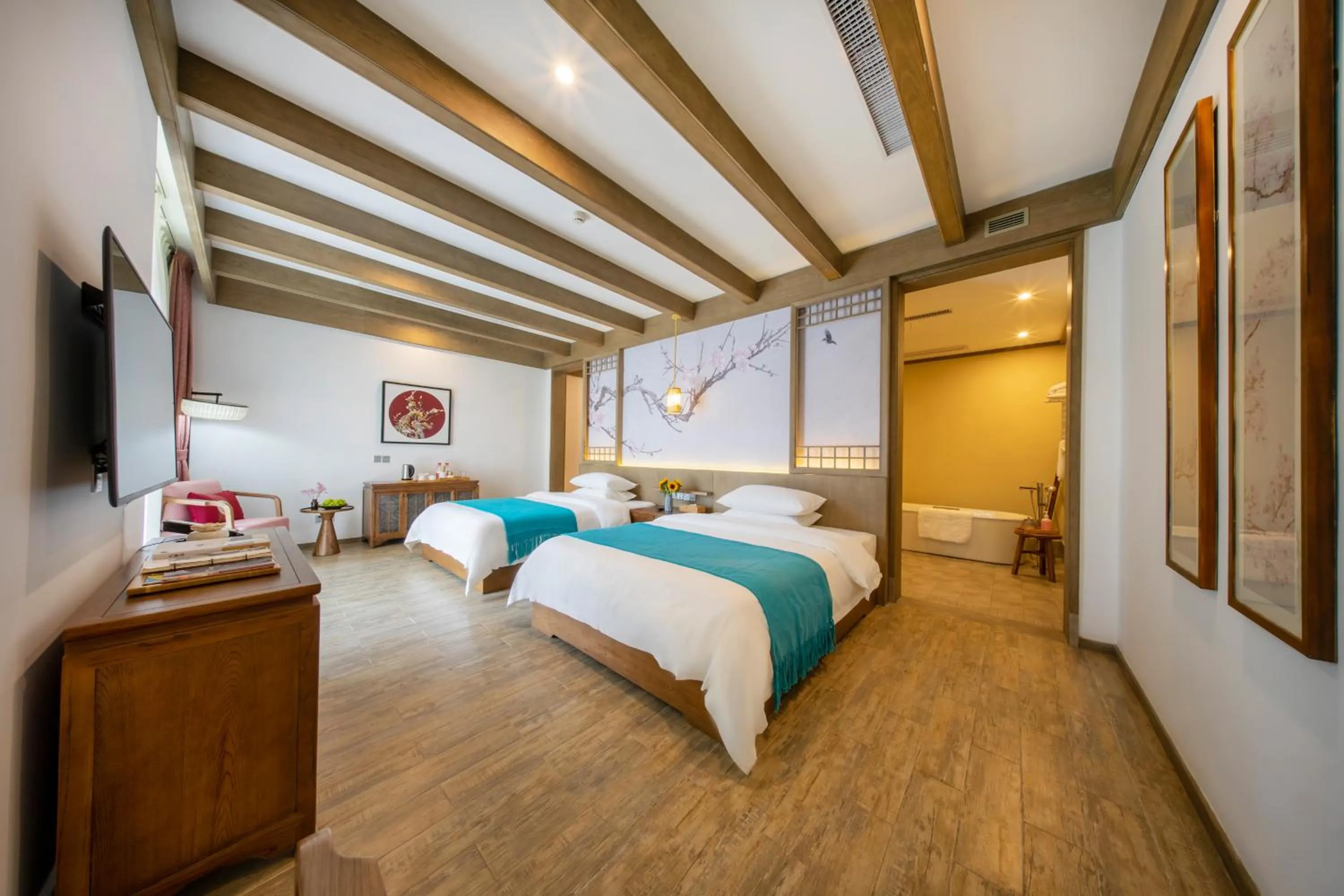 Bed in Blossom Hill Yuejingzhuang Hotel