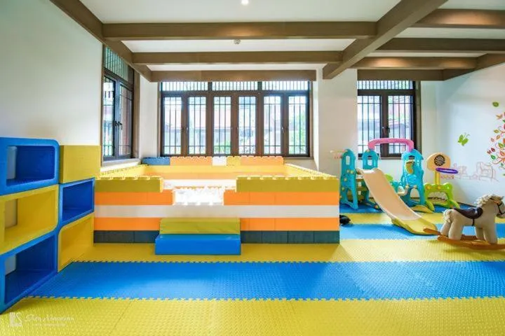 Bed in Blossom Hill Yuejingzhuang Hotel