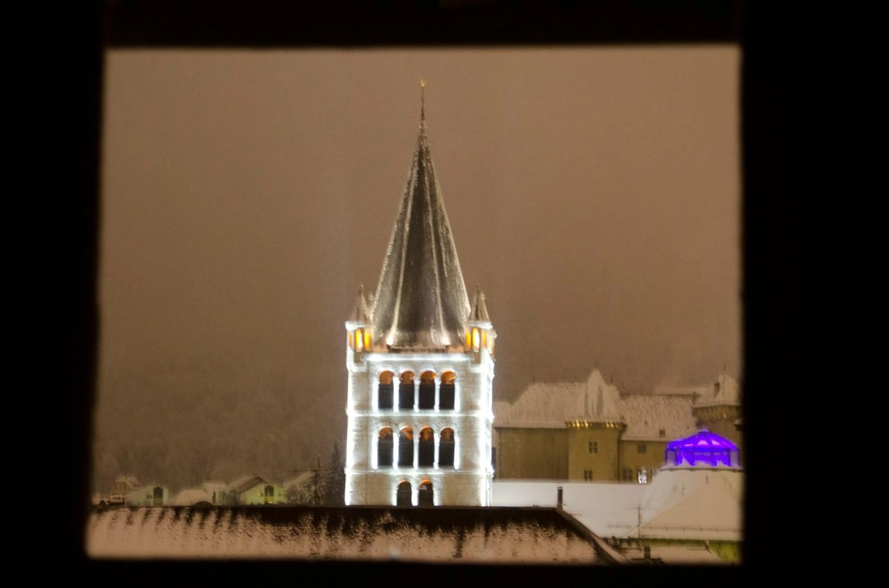 Night in Hôtel du Nord