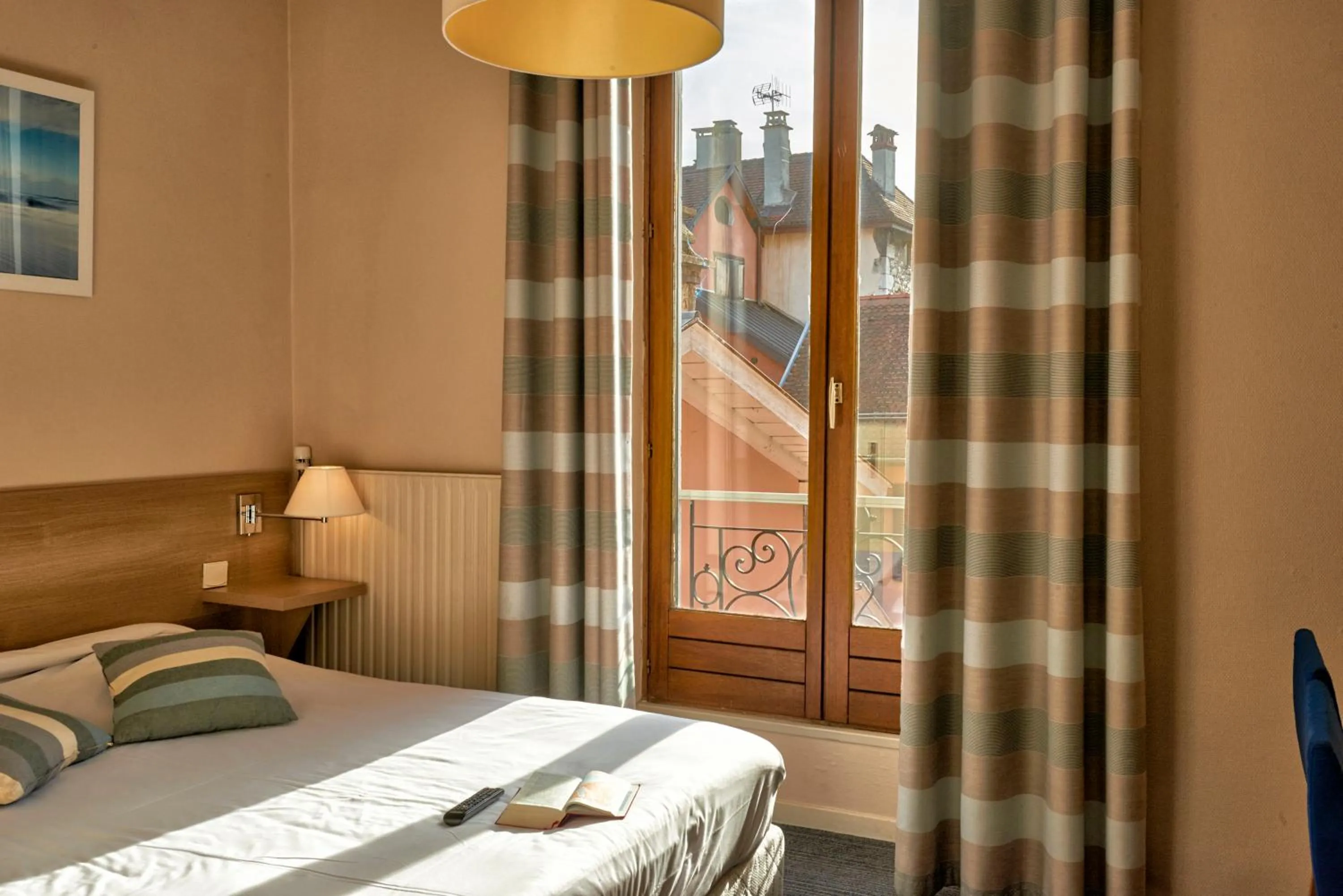 Bed in Hôtel du Nord