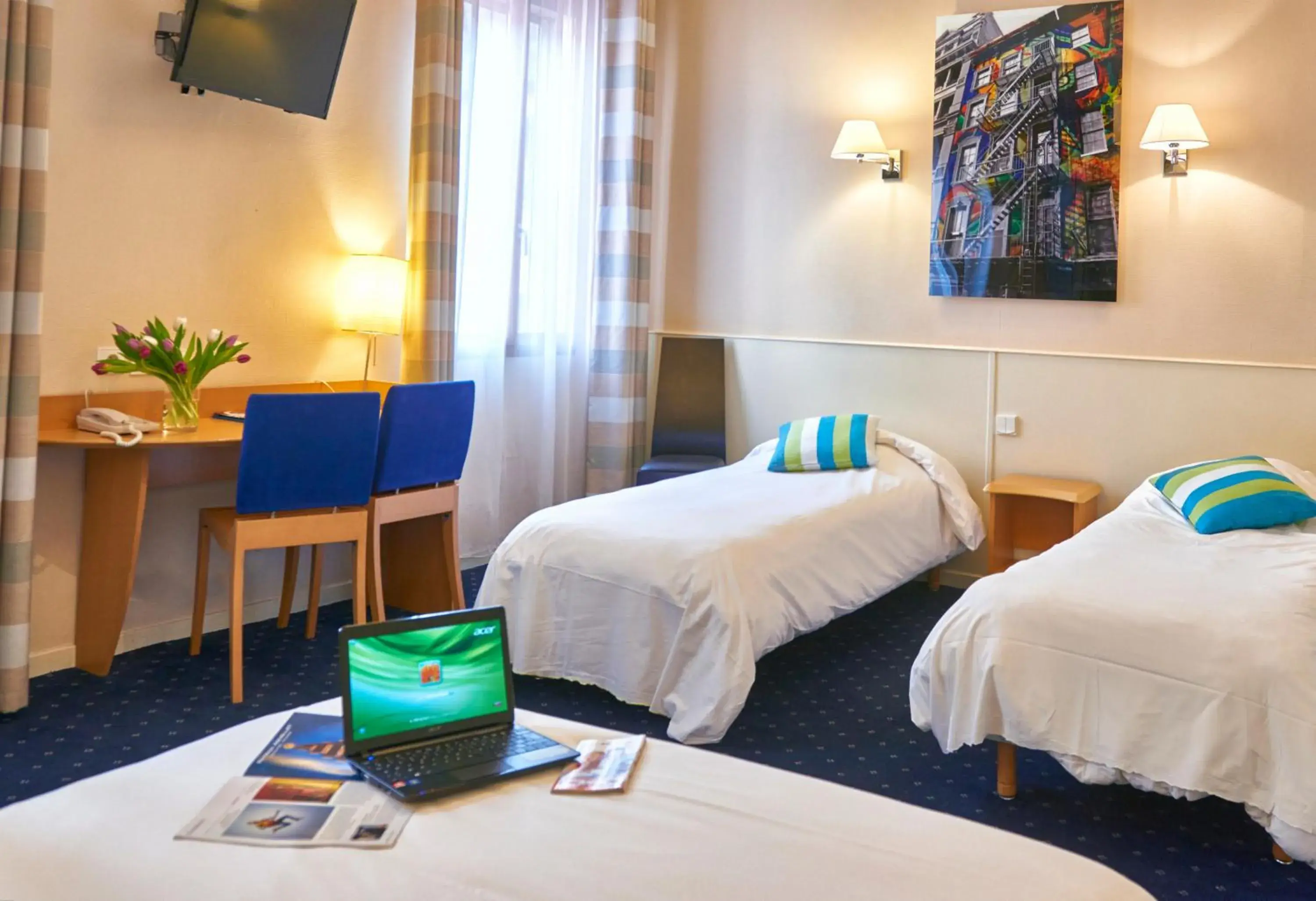 Photo of the whole room, Bed in Hôtel du Nord Photo of the whole room, Bed in Hôtel du Nord