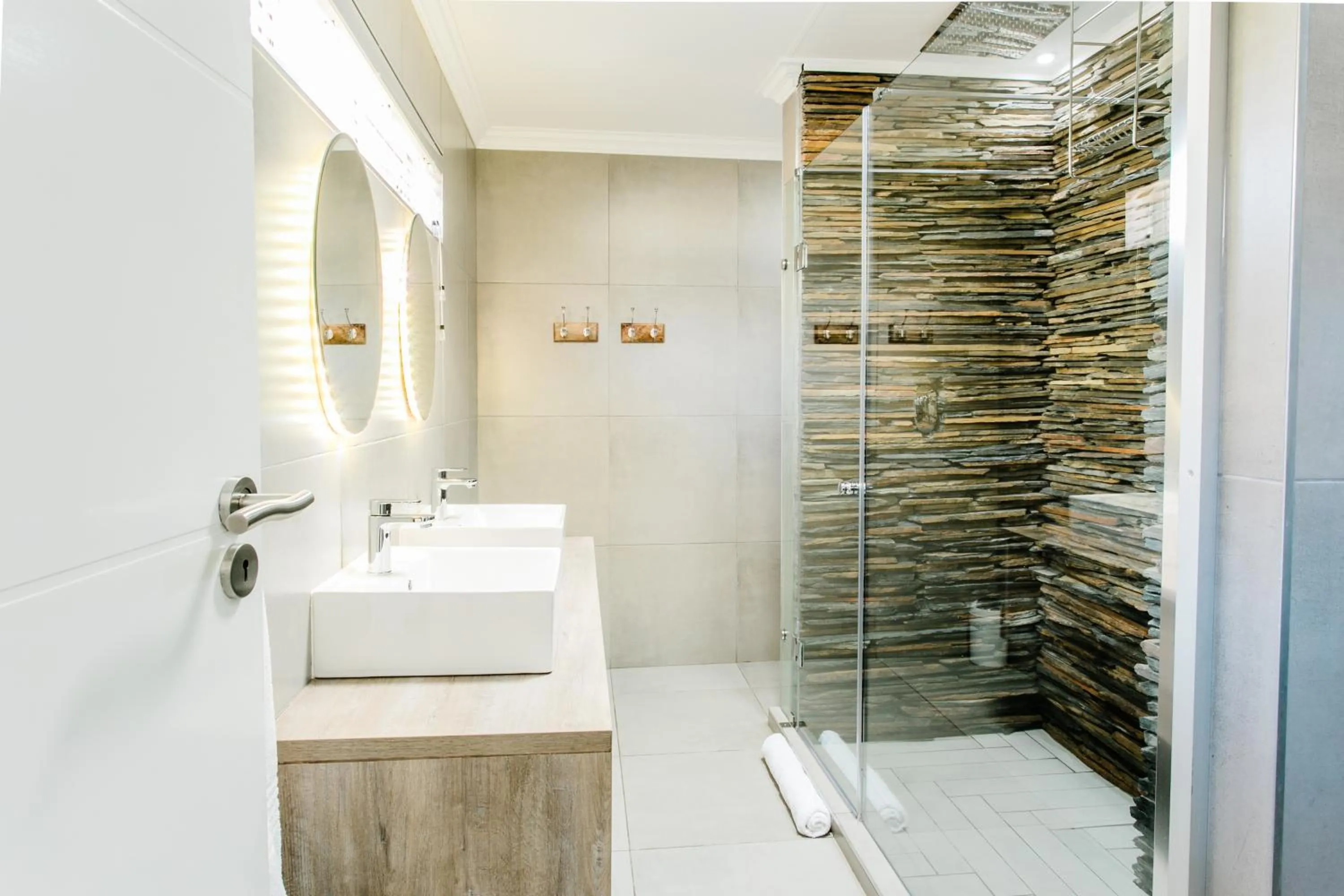 Shower in Stonehill Villa