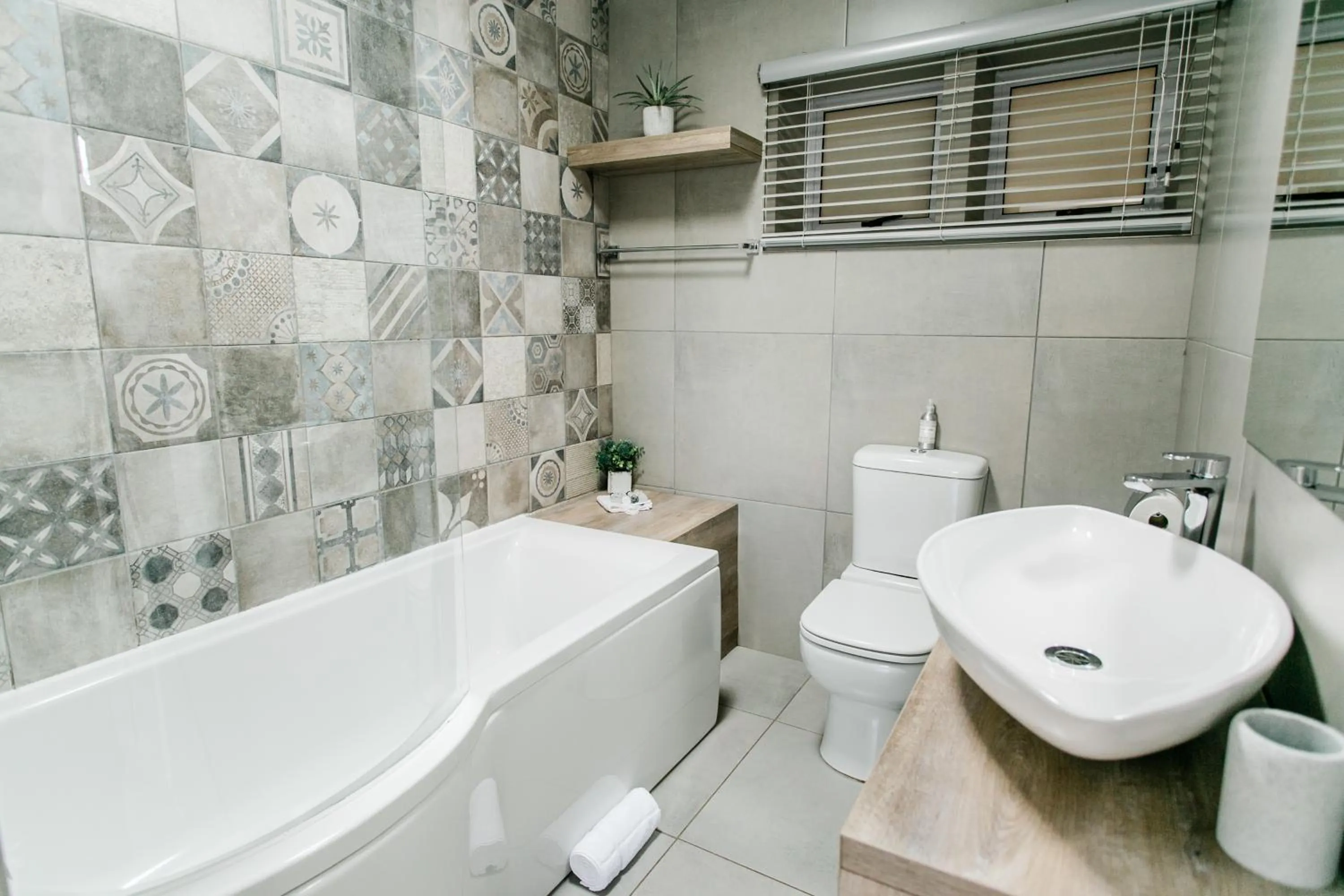 Toilet in Stonehill Villa