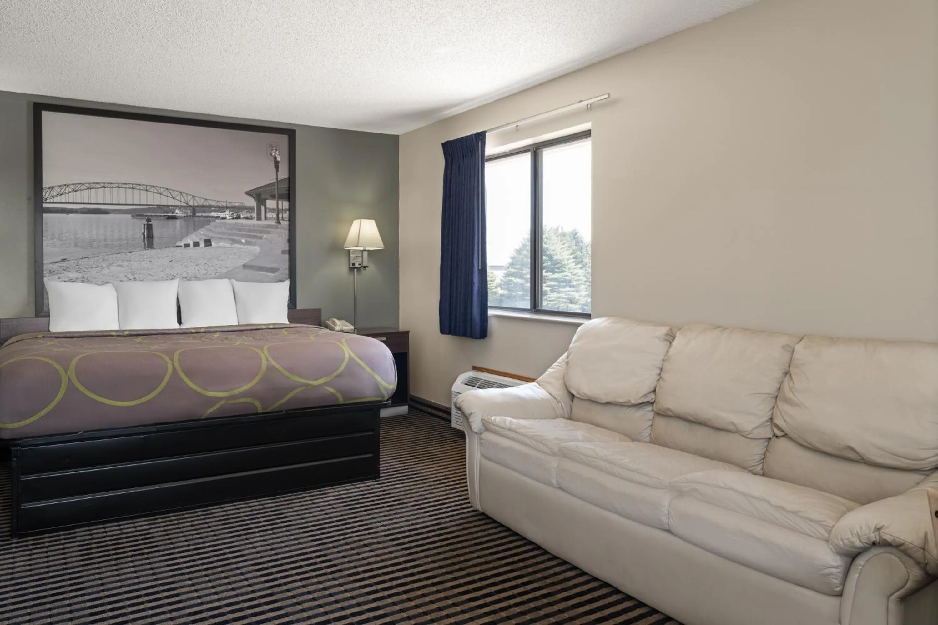 Bed in Super 8 by Wyndham Humboldt