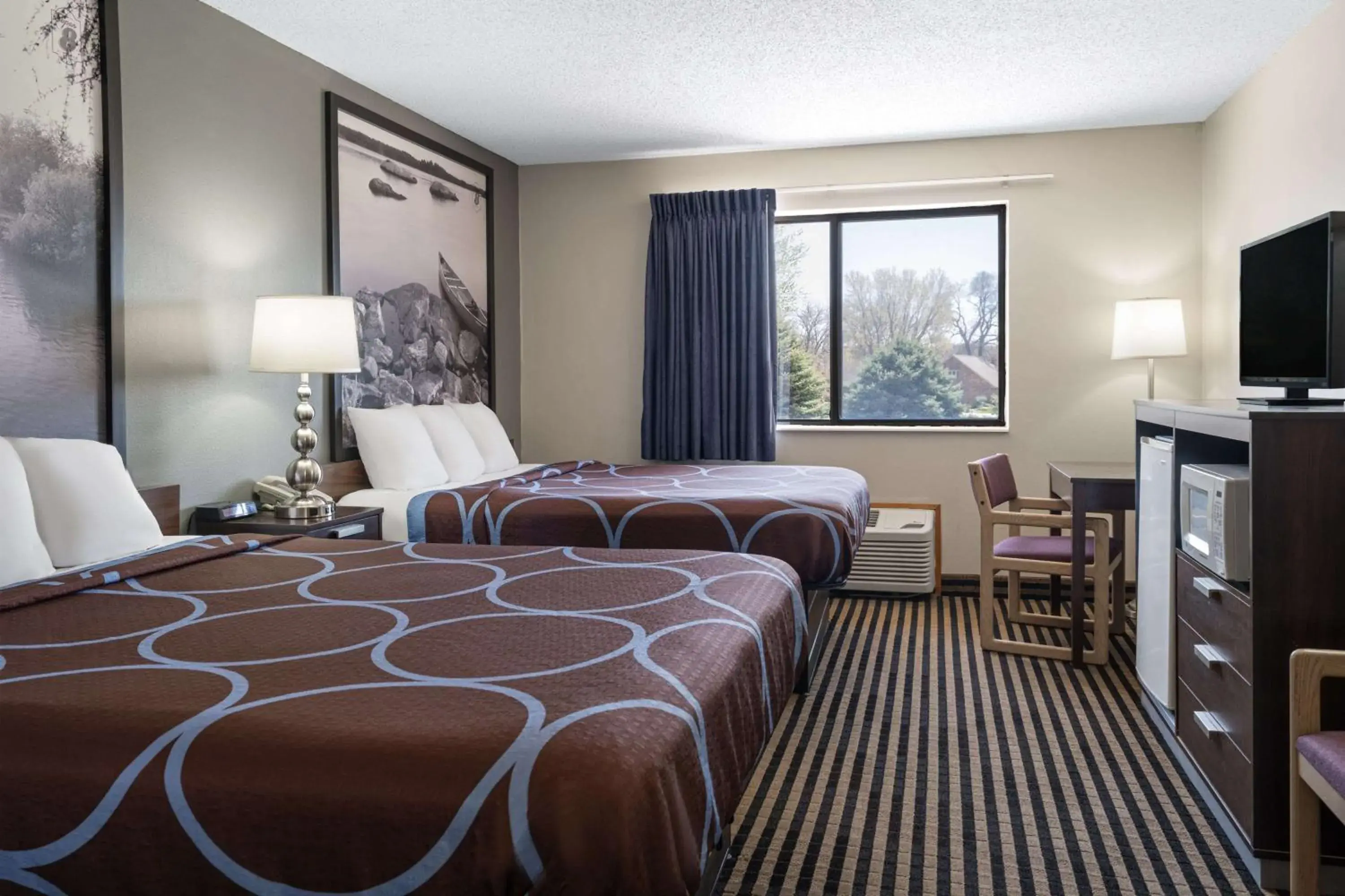 Queen Room with Two Queen Beds - Non-Smoking in Super 8 by Wyndham Humboldt Queen Room with Two Queen Beds - Non-Smoking in Super 8 by Wyndham Humboldt