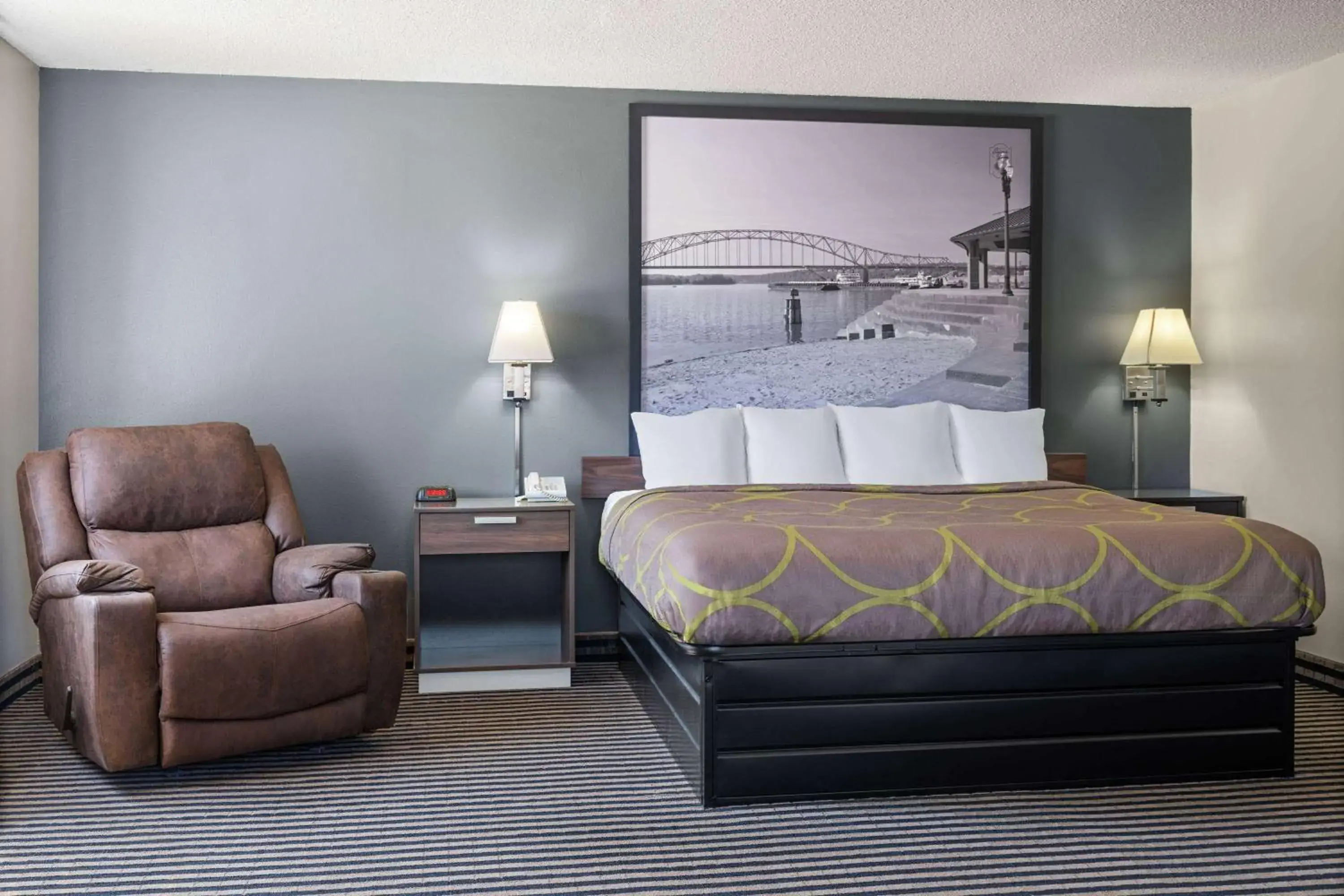 Photo of the whole room, Bed in Super 8 by Wyndham Humboldt Photo of the whole room, Bed in Super 8 by Wyndham Humboldt