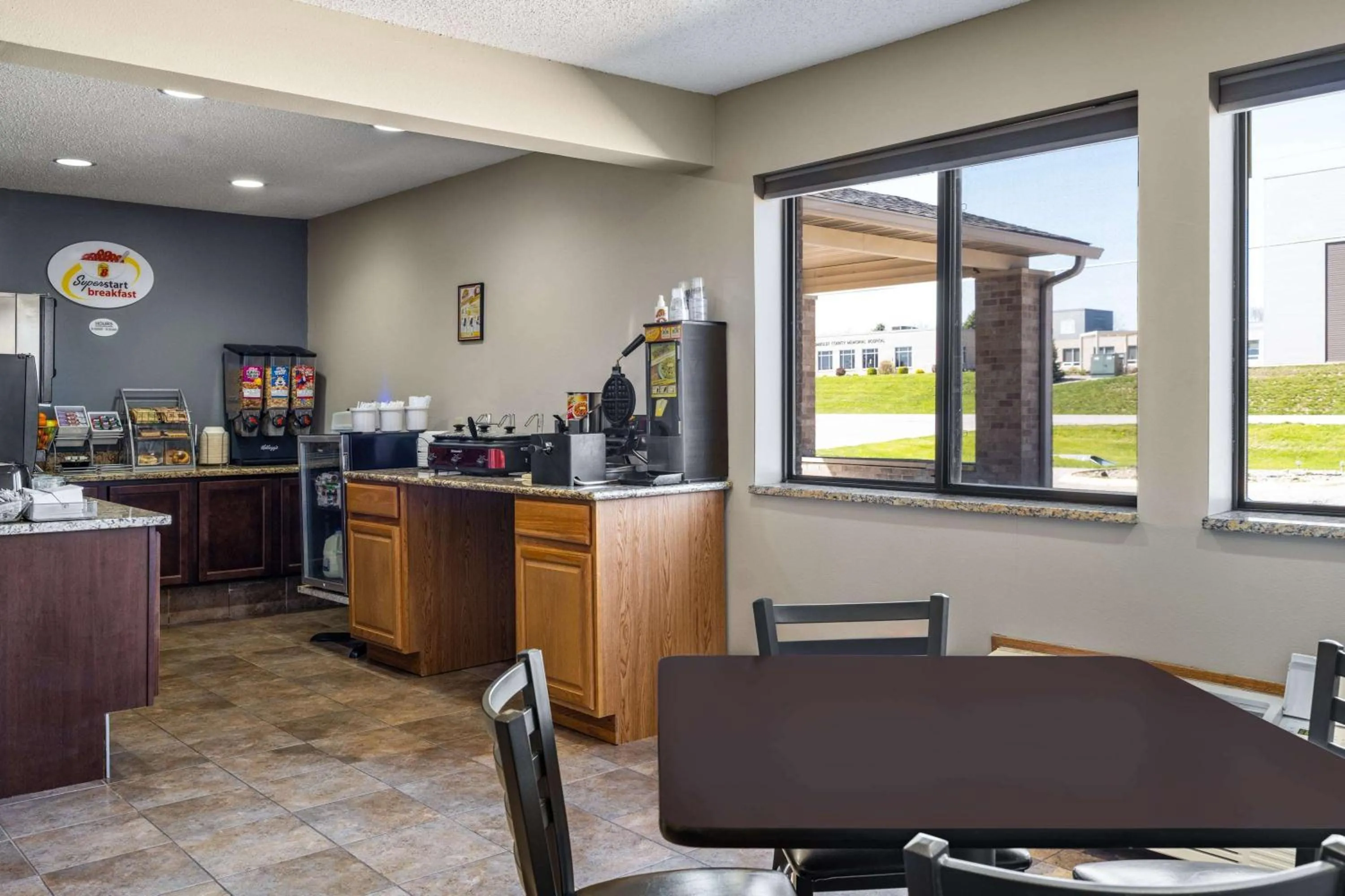 Restaurant/places to eat in Super 8 by Wyndham Humboldt