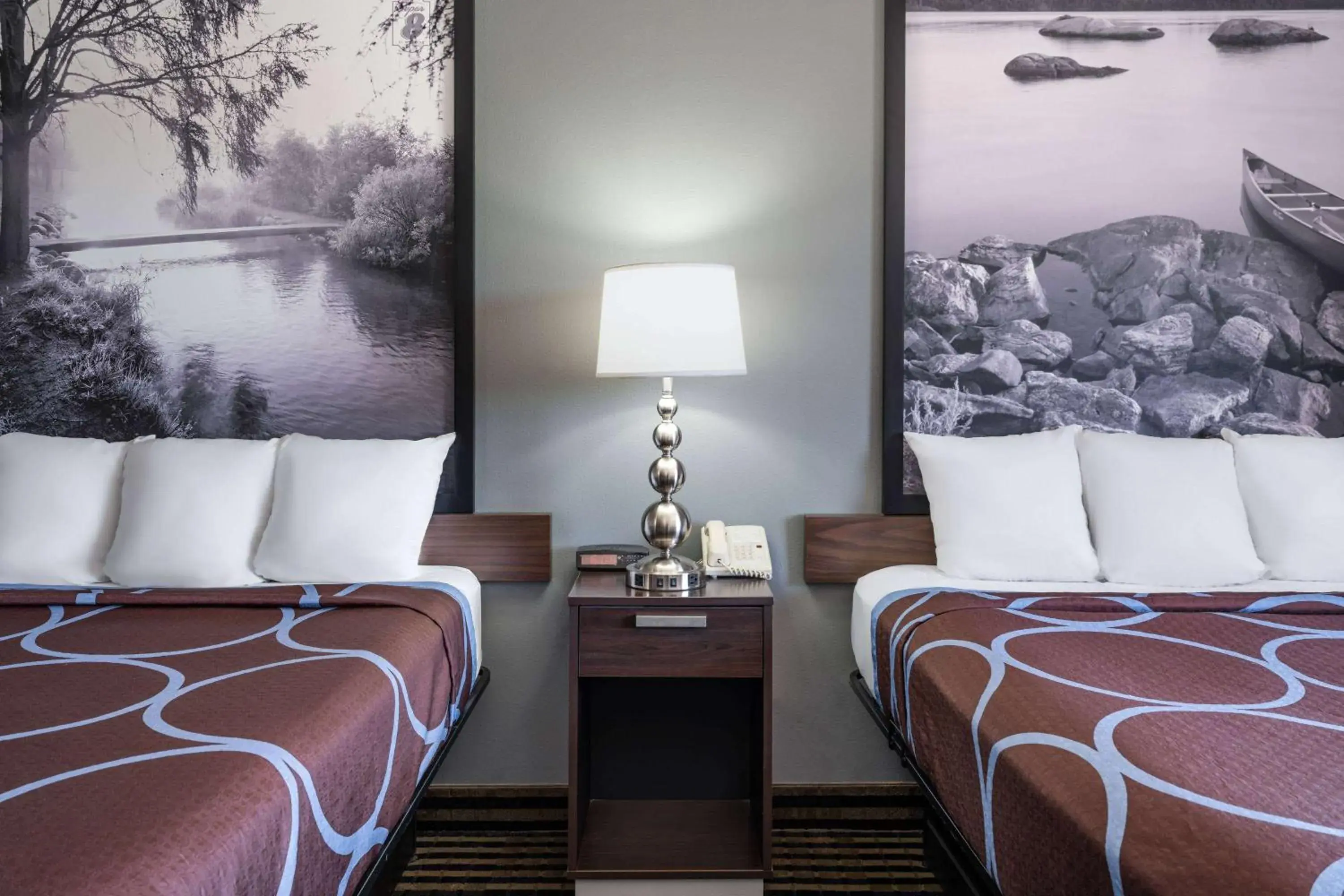 Photo of the whole room, Bed in Super 8 by Wyndham Humboldt Photo of the whole room, Bed in Super 8 by Wyndham Humboldt