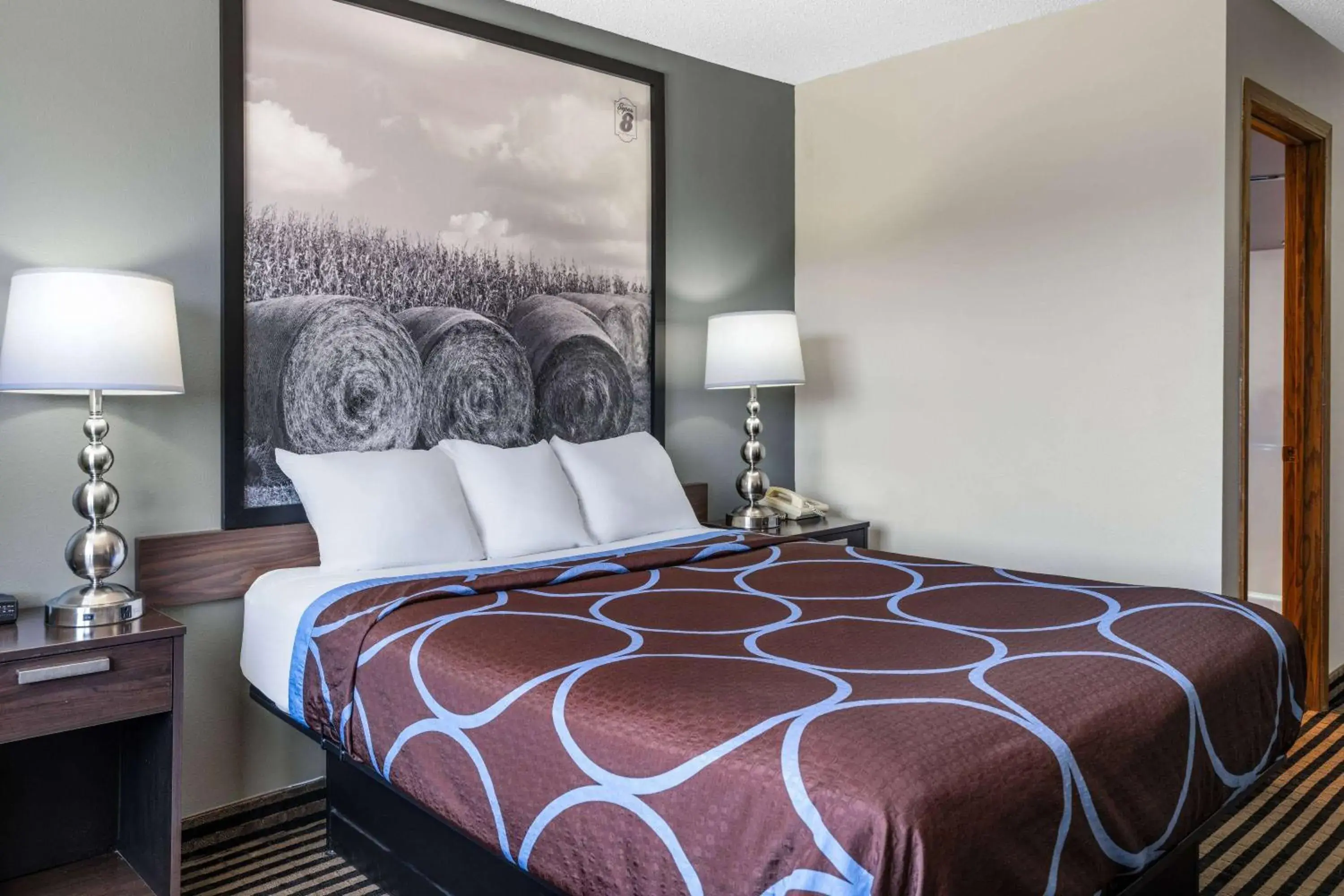 Photo of the whole room, Bed in Super 8 by Wyndham Humboldt Photo of the whole room, Bed in Super 8 by Wyndham Humboldt