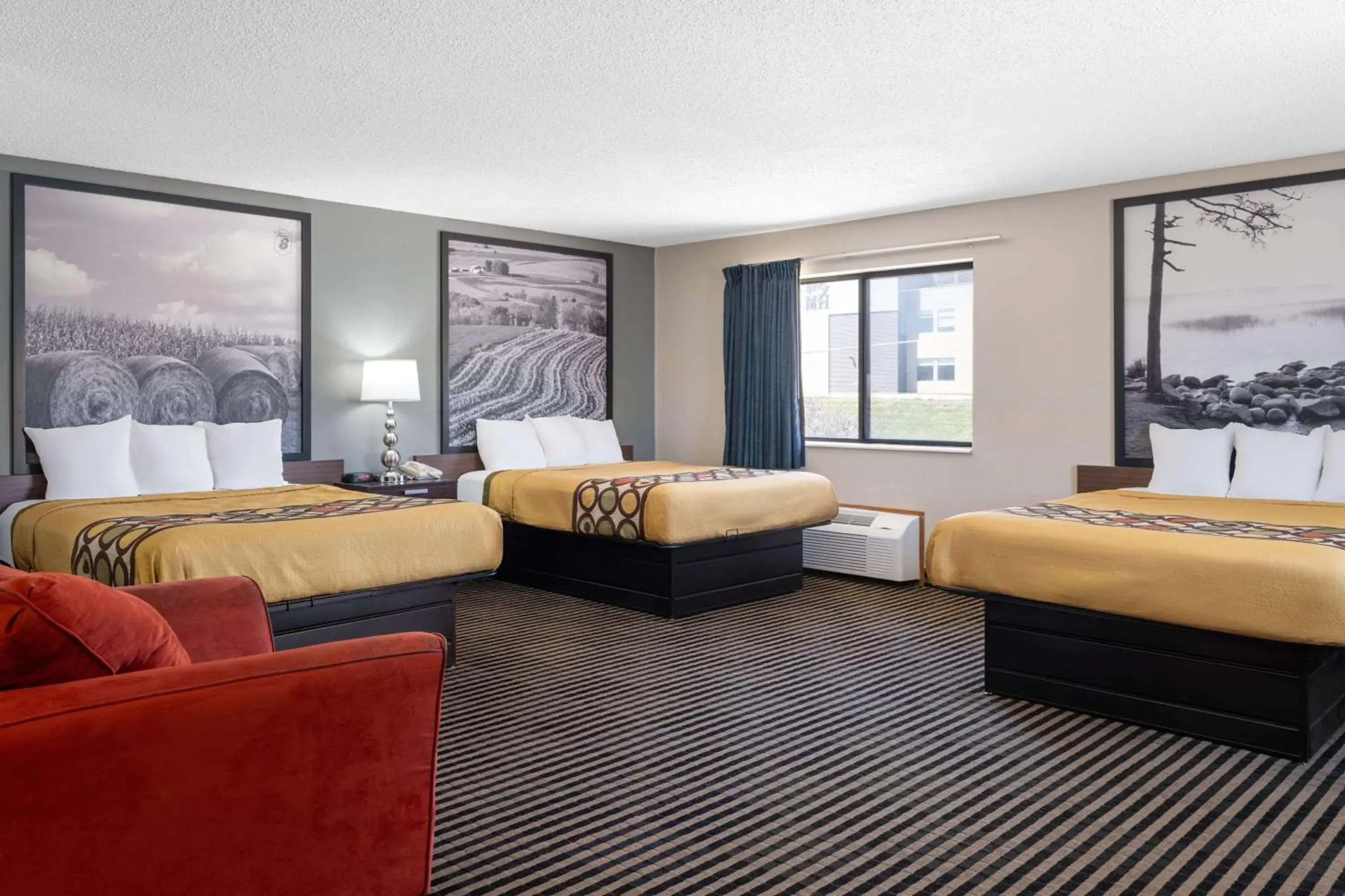 Photo of the whole room, Bed in Super 8 by Wyndham Humboldt Photo of the whole room, Bed in Super 8 by Wyndham Humboldt