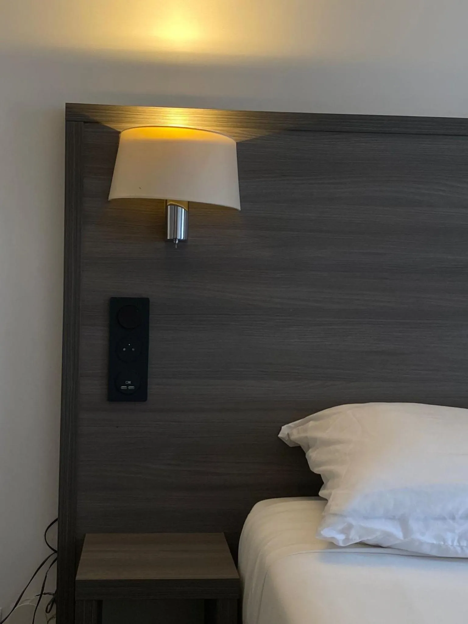 Bedroom, Bed in Hôtel Résidence Châtillon