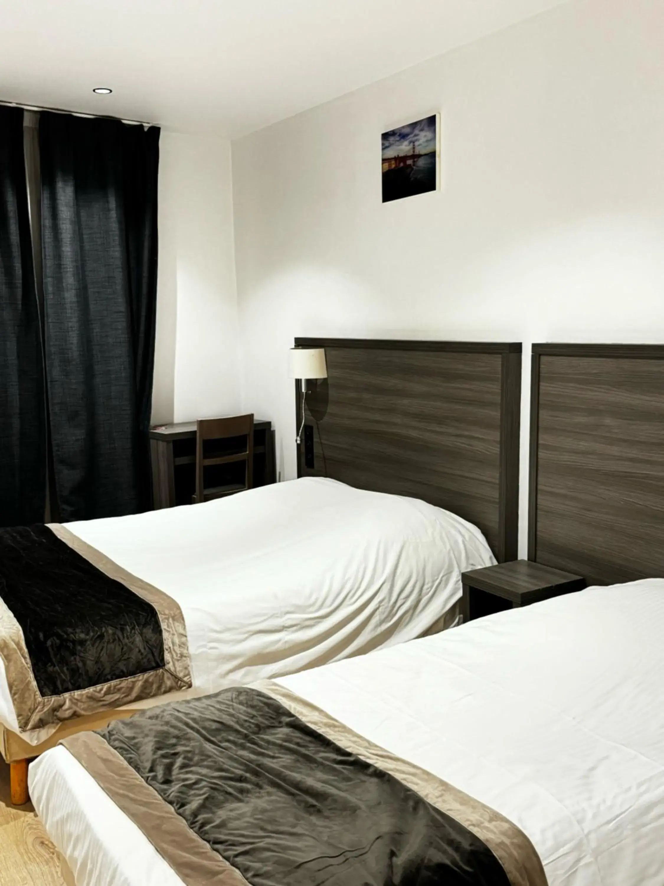 Bedroom, Bed in Hôtel Résidence Châtillon Bedroom, Bed in Hôtel Résidence Châtillon