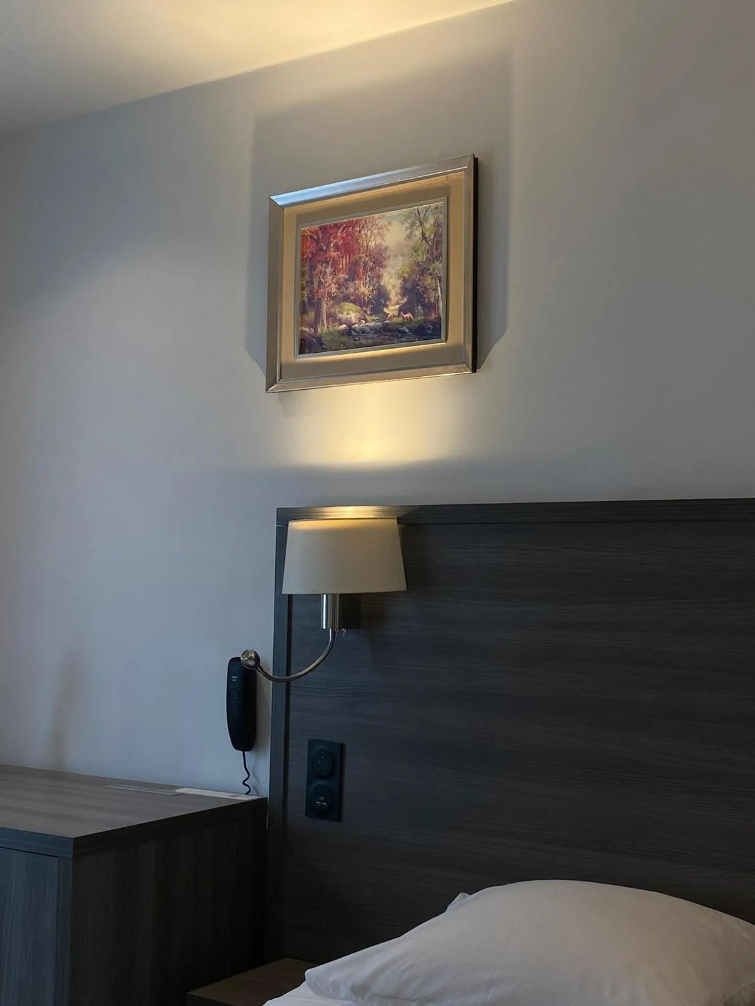 Bedroom, Bed in Hôtel Résidence Châtillon