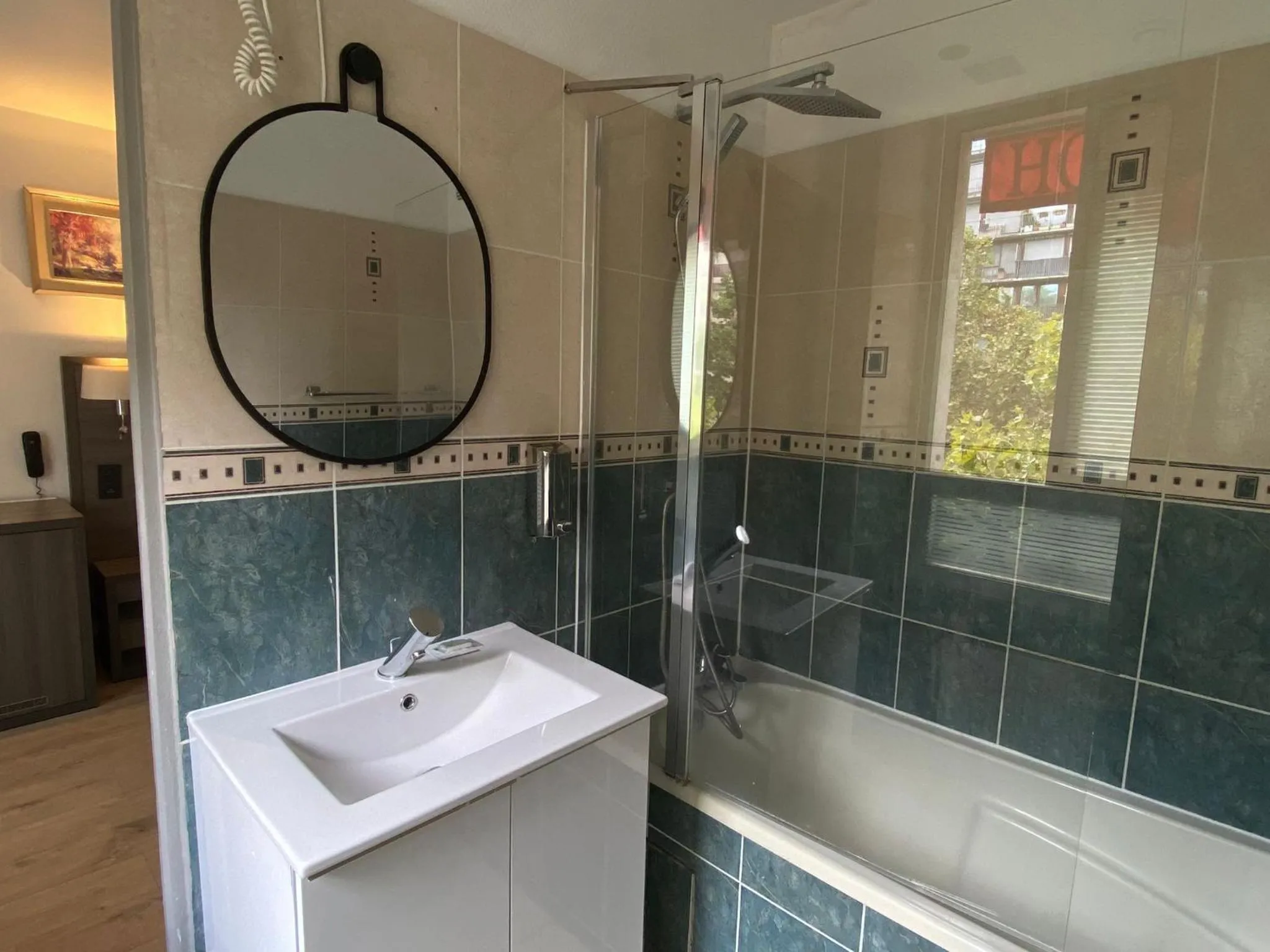 Bathroom in Hôtel Résidence Châtillon